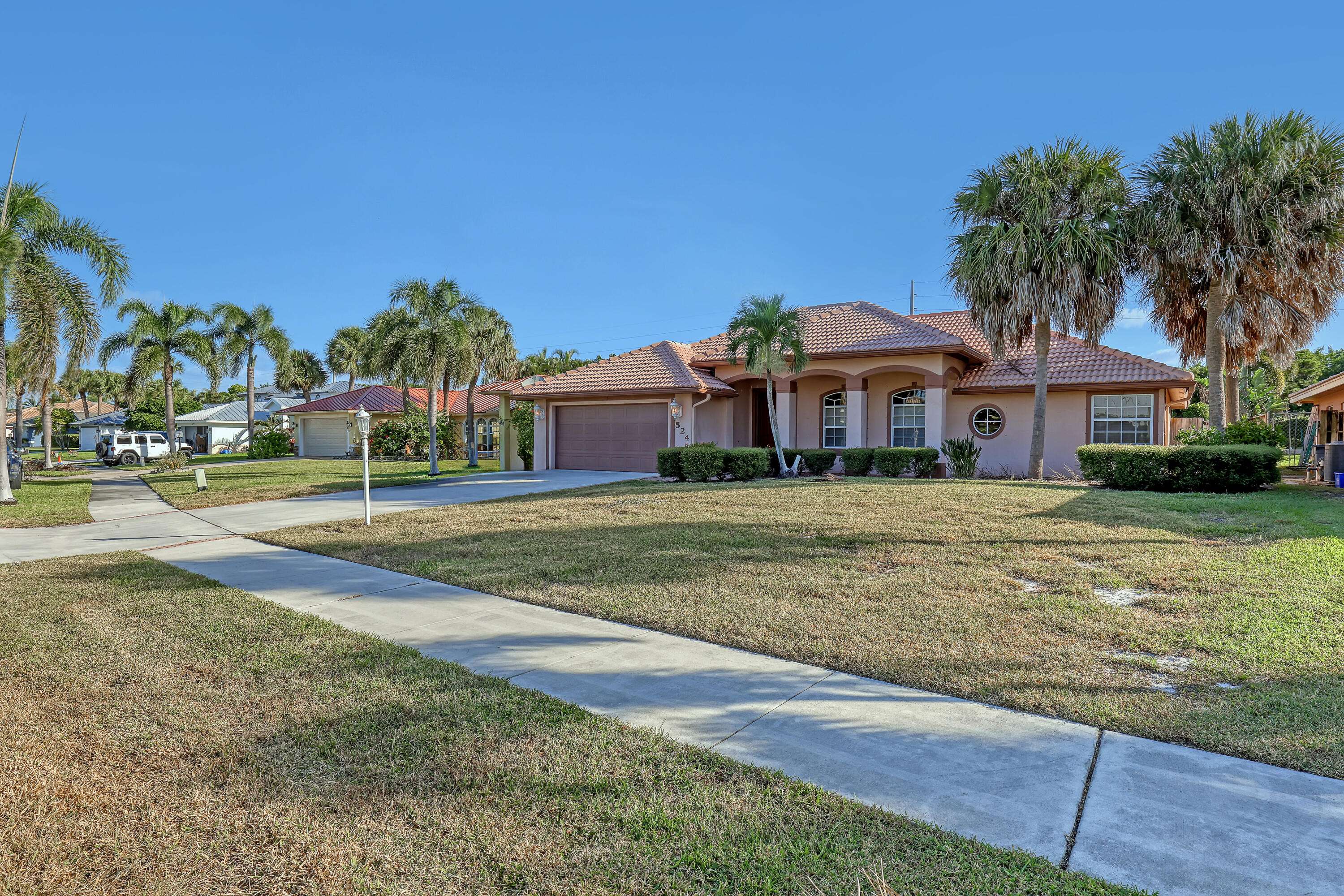 Tequesta, FL 33469,524 N Cypress DR