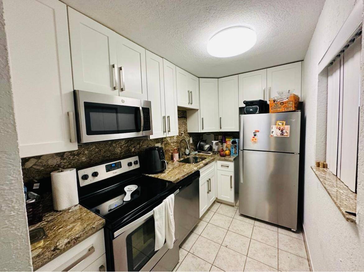 Deerfield Beach, FL 33064,1001 NW 45th St ST 5