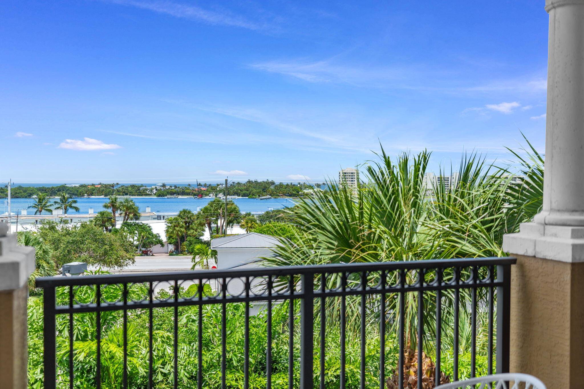 Tequesta, FL 33469,304 Del Sol CIR