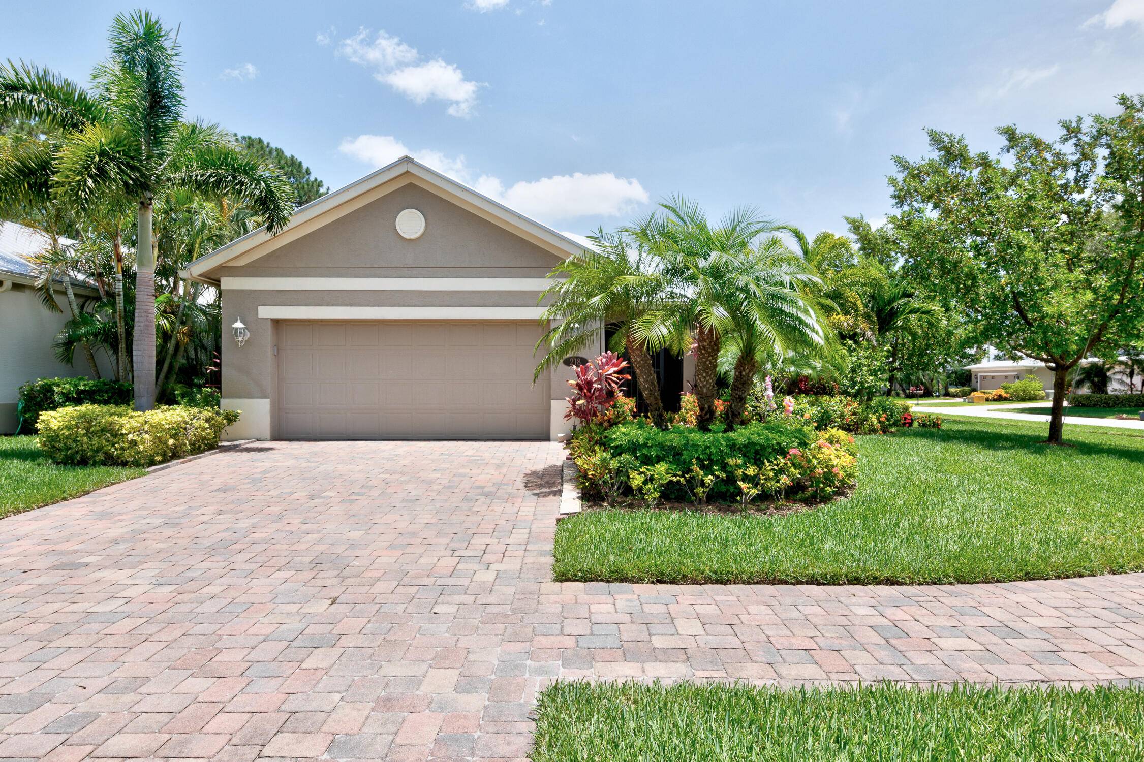 Vero Beach, FL 32962,218 SW 11th SQ
