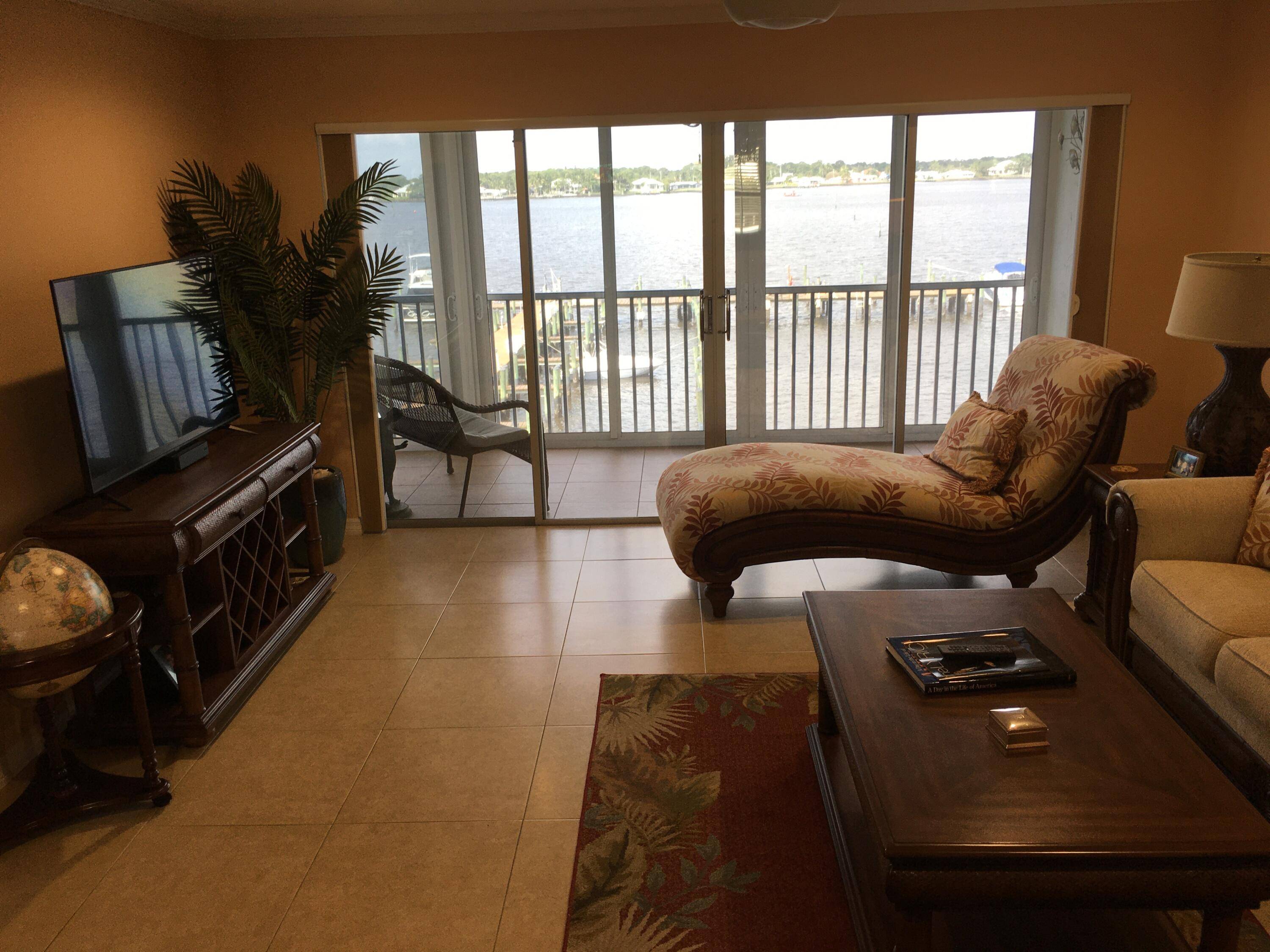 Stuart, FL 34994,1868 SW Palm City RD 304