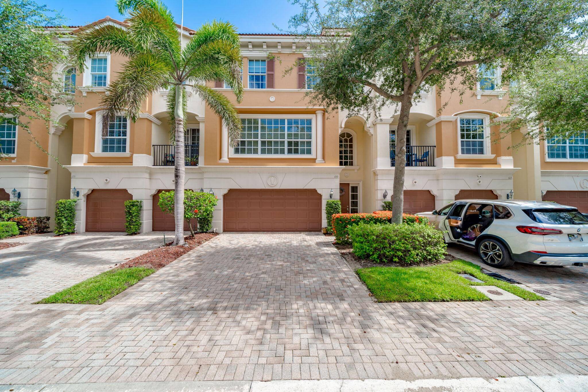 Boca Raton, FL 33487,659 NE Trieste LN