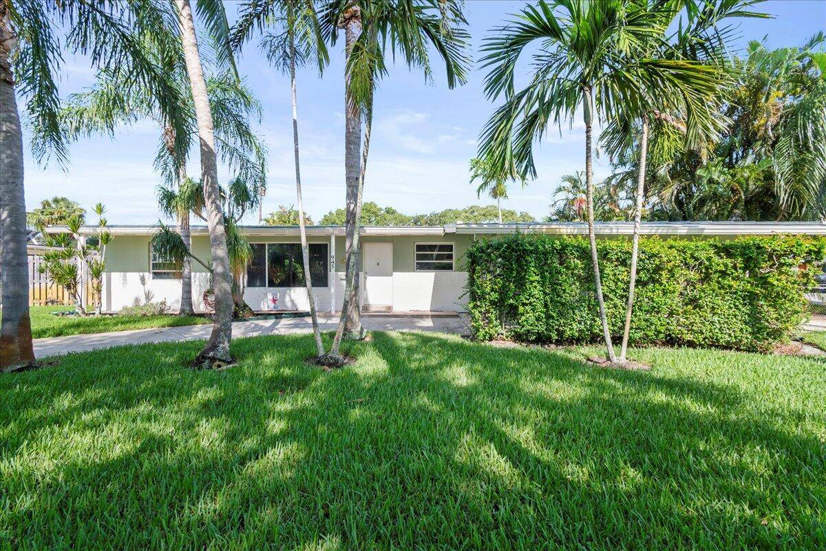 North Palm Beach, FL 33408,945 Westwind DR