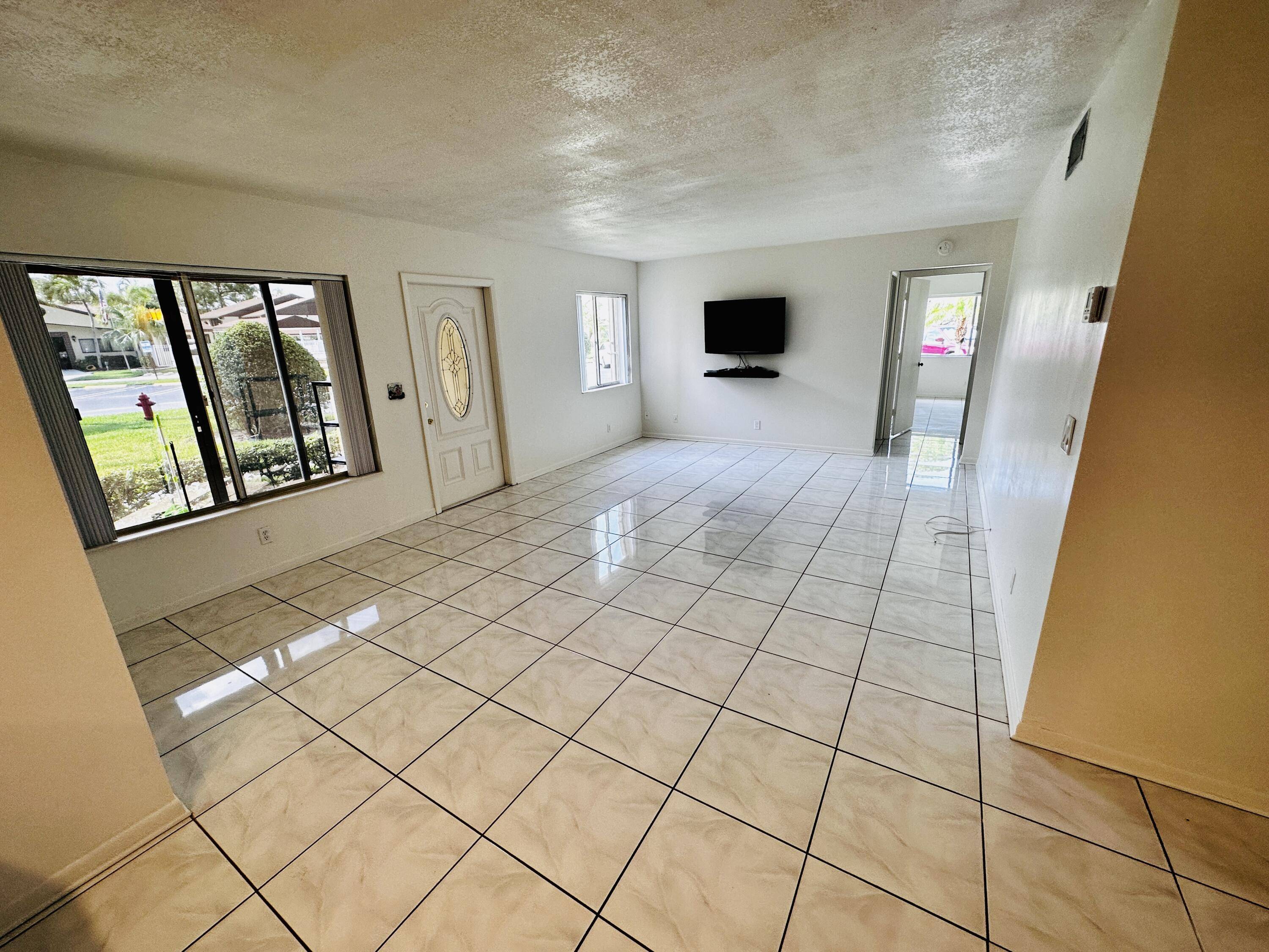 Greenacres, FL 33463,202 Pine Hov CIR A-1