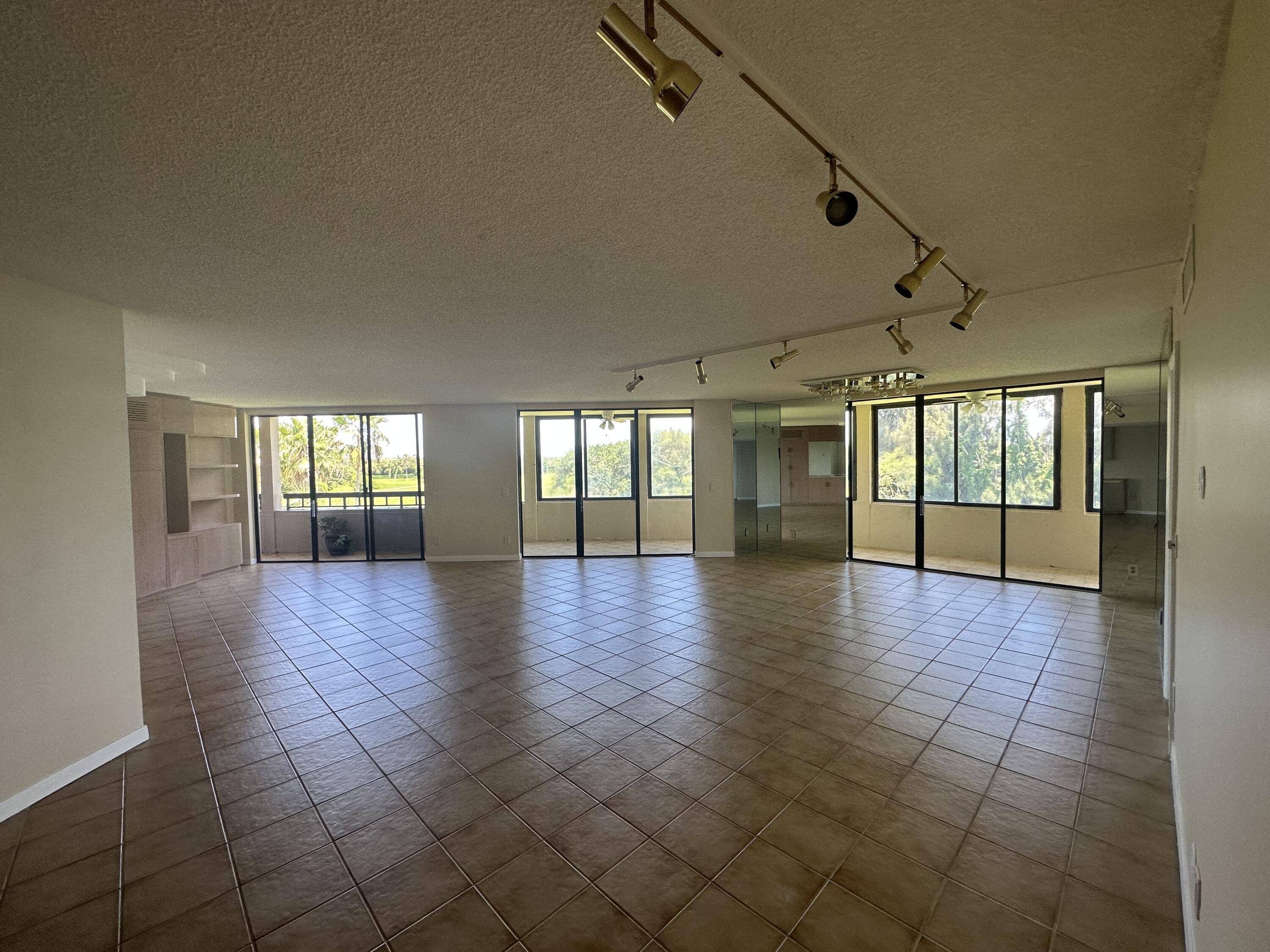 Lake Worth, FL 33467,4770 S Fountains Dr S DR 404