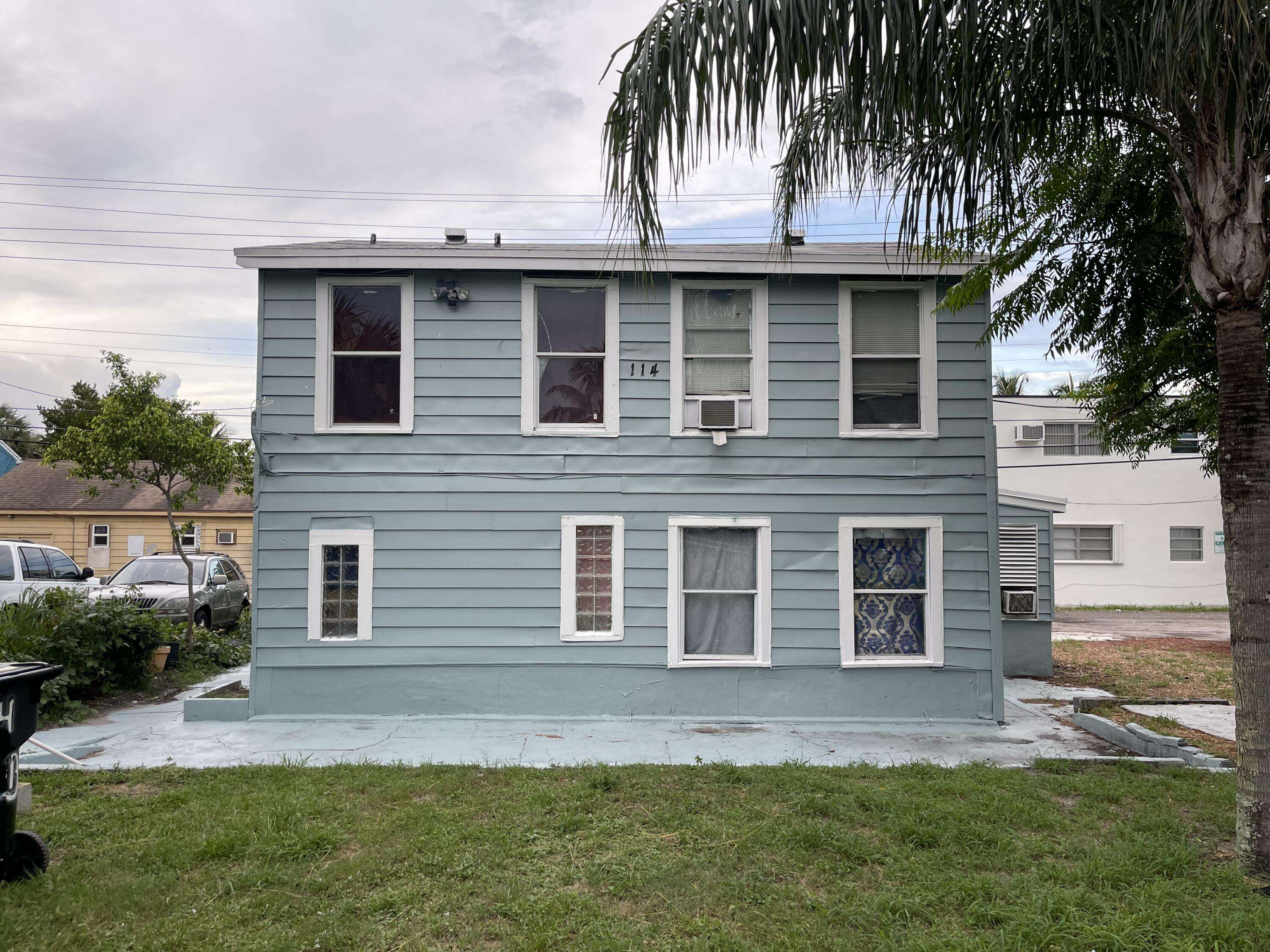 Lake Worth, FL 33460,114 S B ST