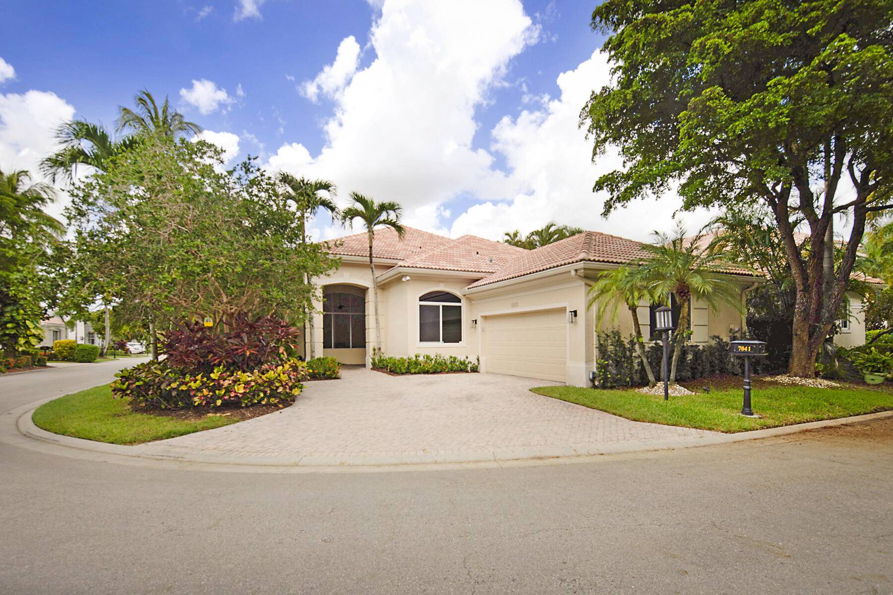 Boca Raton, FL 33433,7041 Islegrove PL