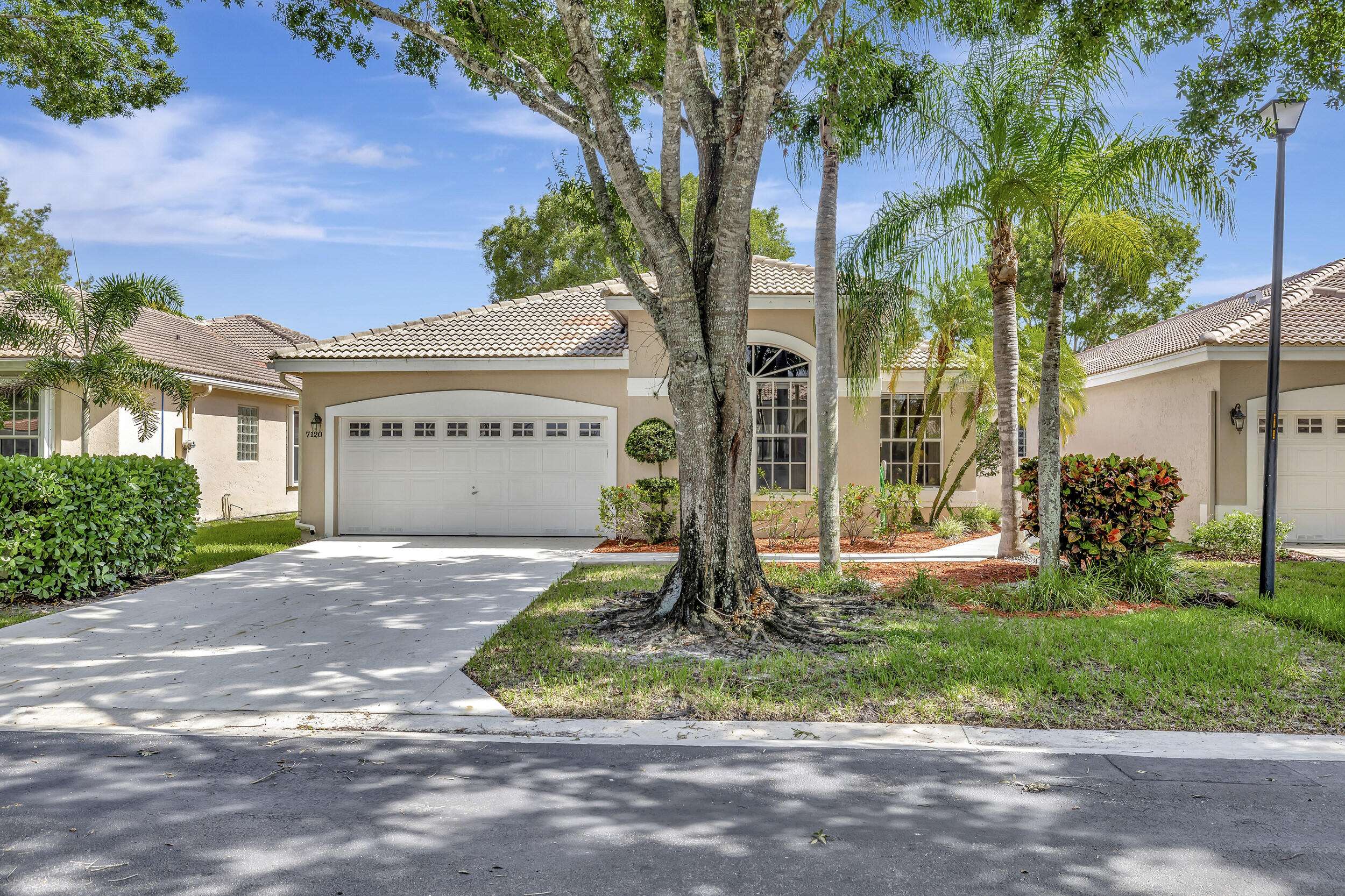 Parkland, FL 33067,7120 NW 75th ST