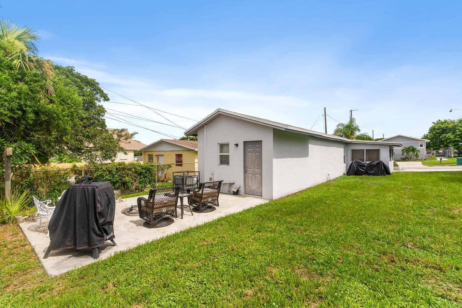 Riviera Beach, FL 33404,1481 W 31st ST