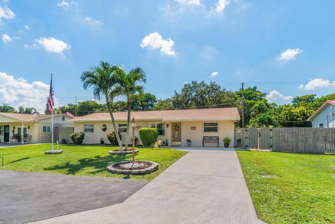 Lantana, FL 33462,6665 Massachusetts DR