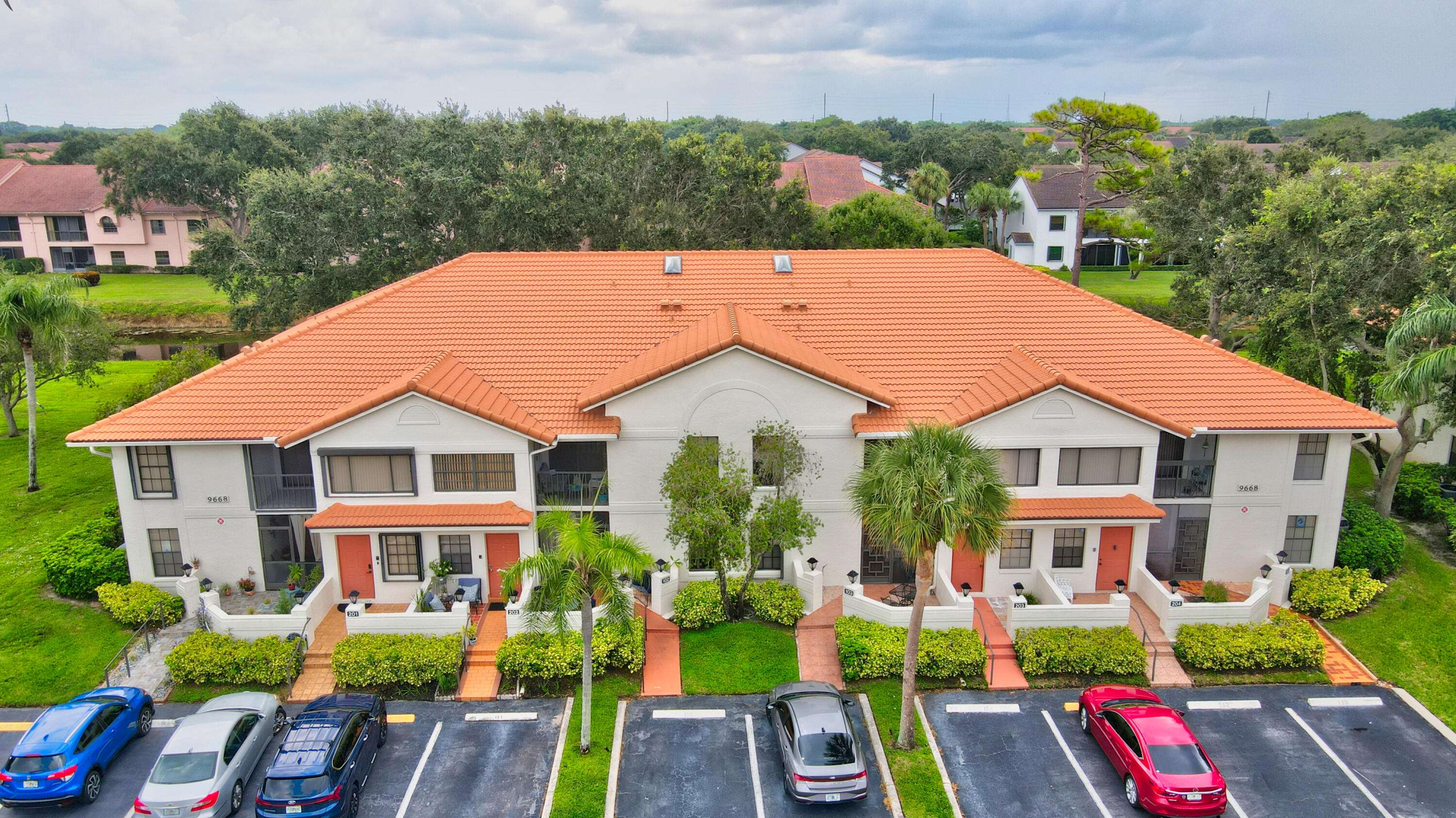 Boynton Beach, FL 33437,9668 E Sills DR 203