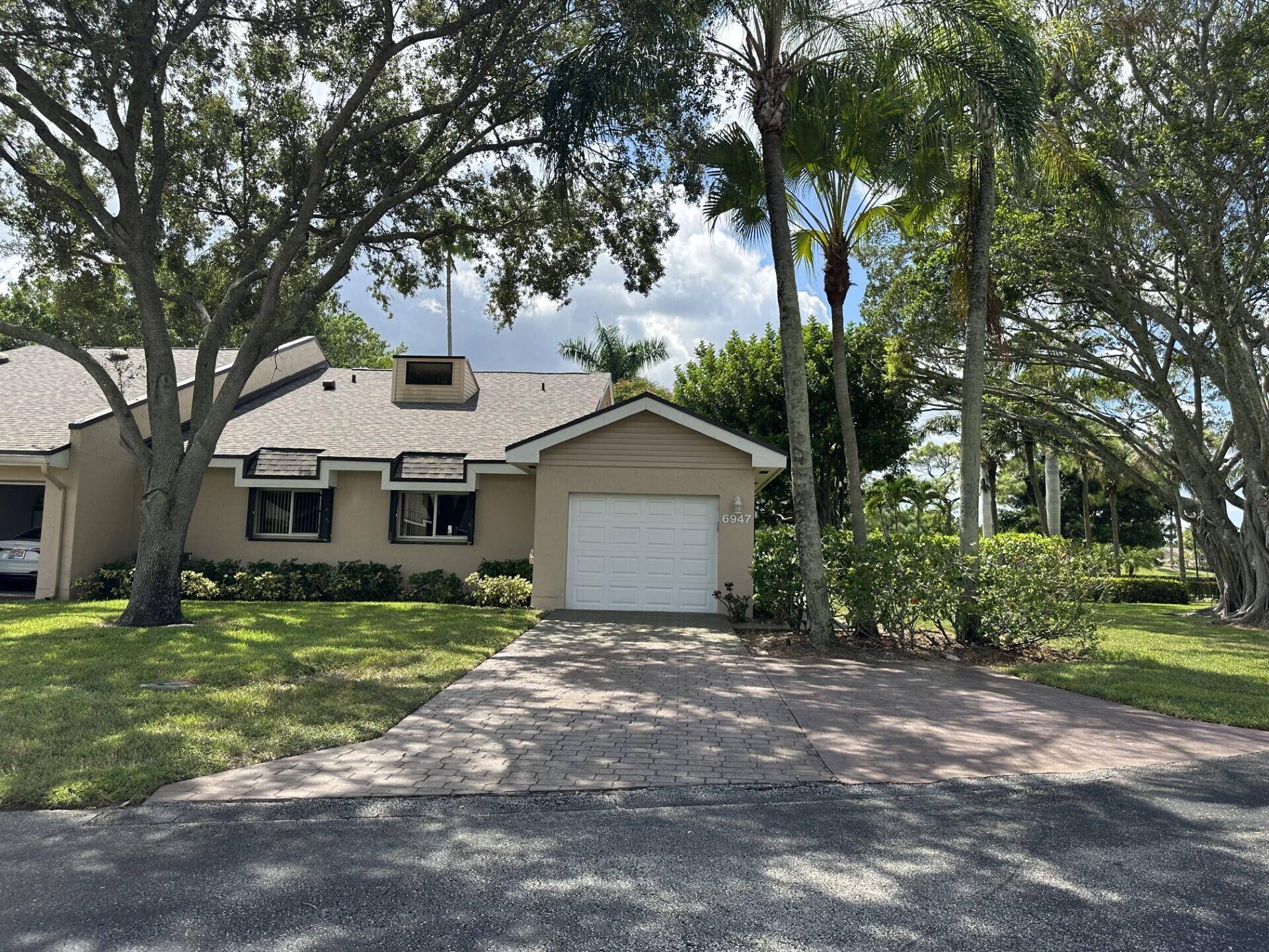 Lake Worth, FL 33467,6947 Fountains CIR