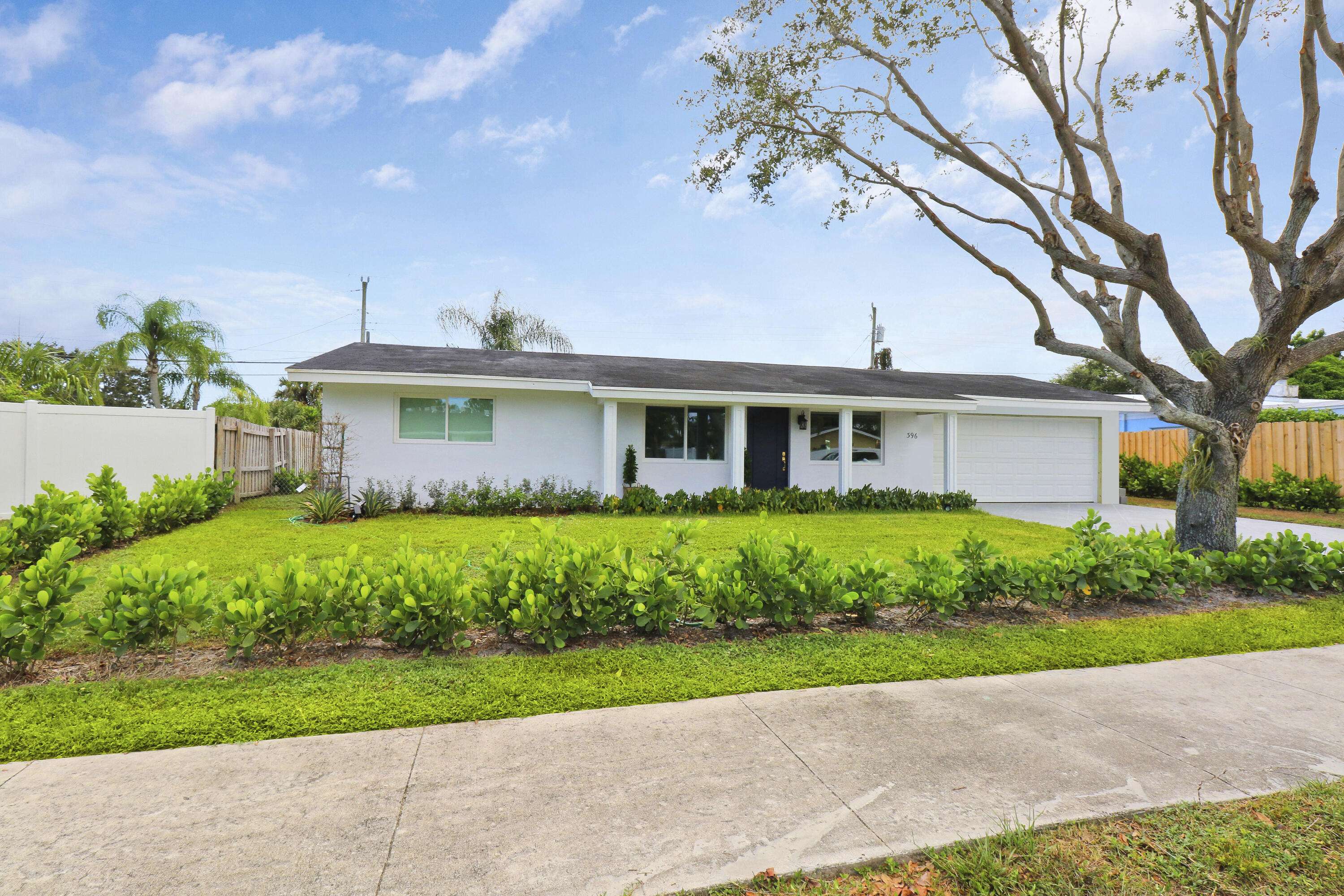 Palm Beach Gardens, FL 33410,396 Lighthouse DR