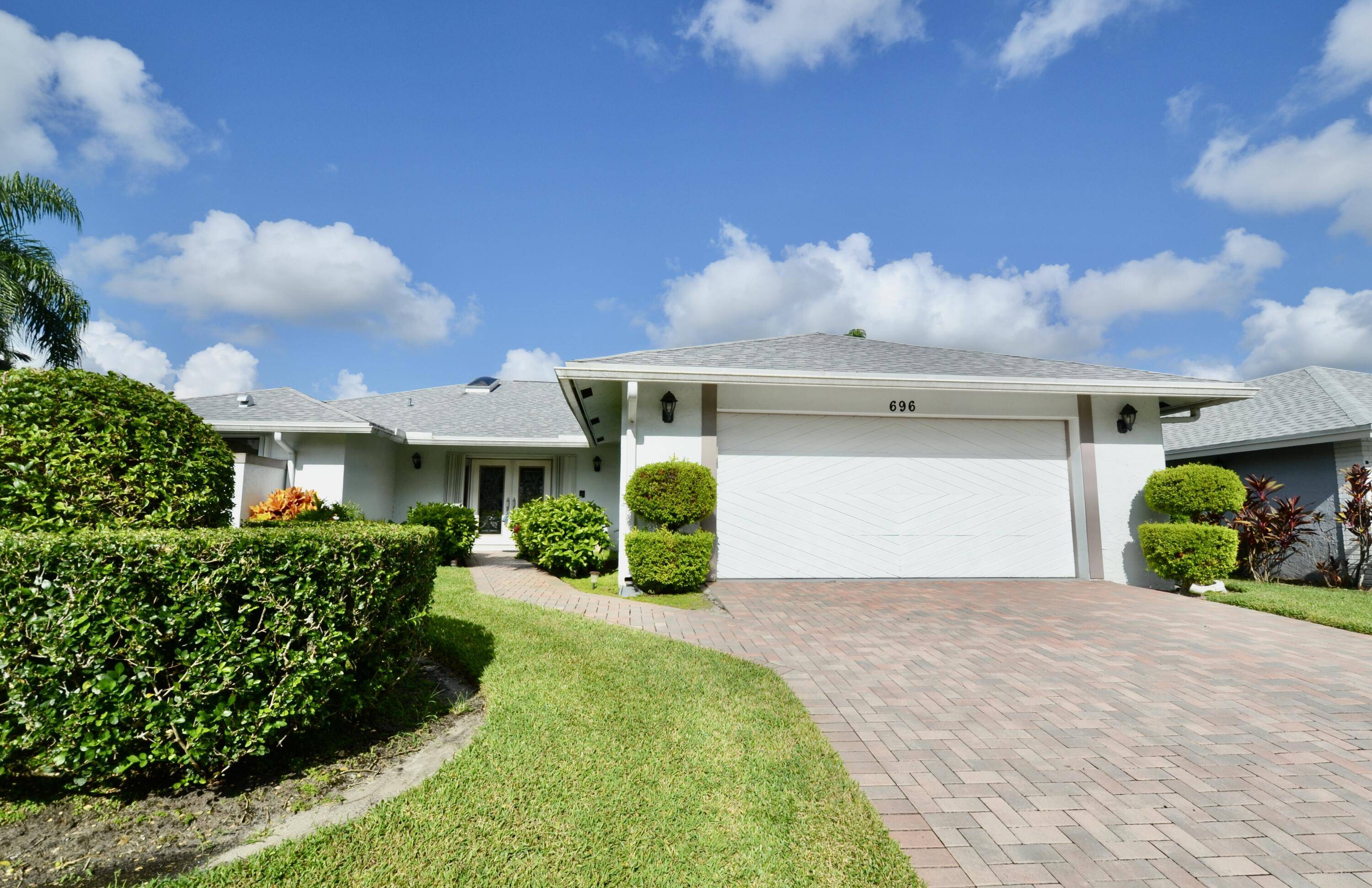 Wellington, FL 33414,696 Juniper PL