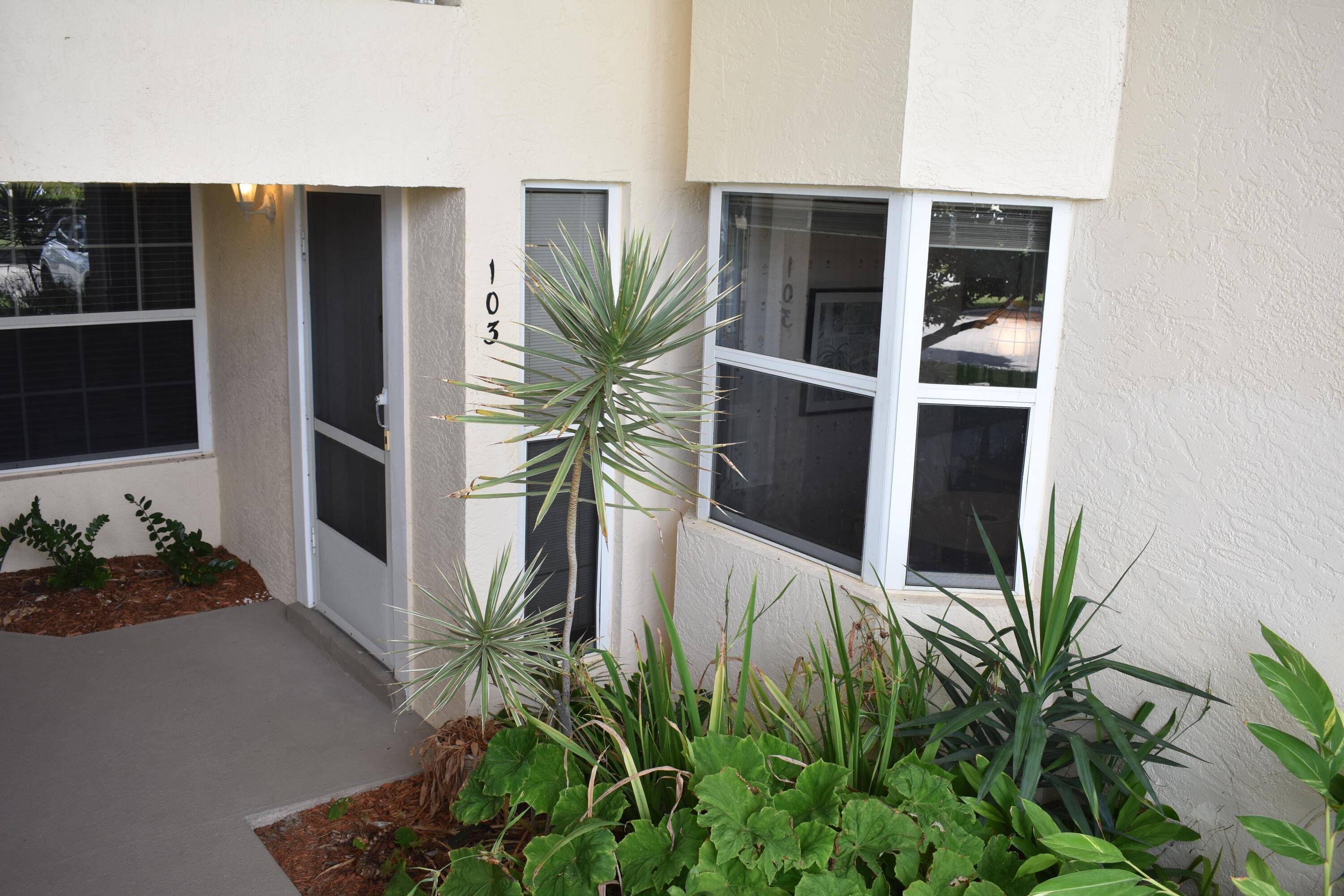 Vero Beach, FL 32962,500 Grove Isle CIR 103