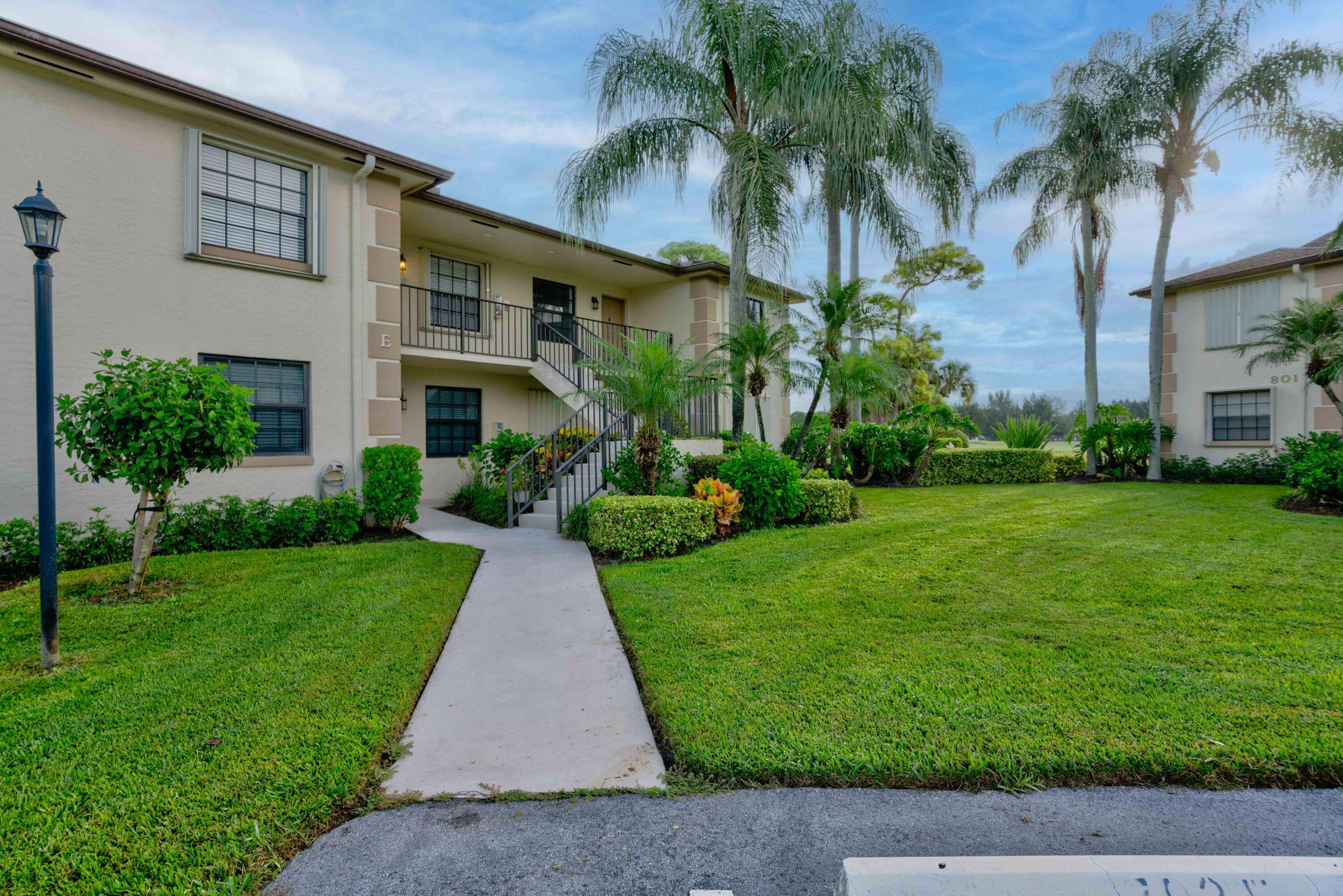 Jupiter, FL 33458,702 Pinecrest CIR E