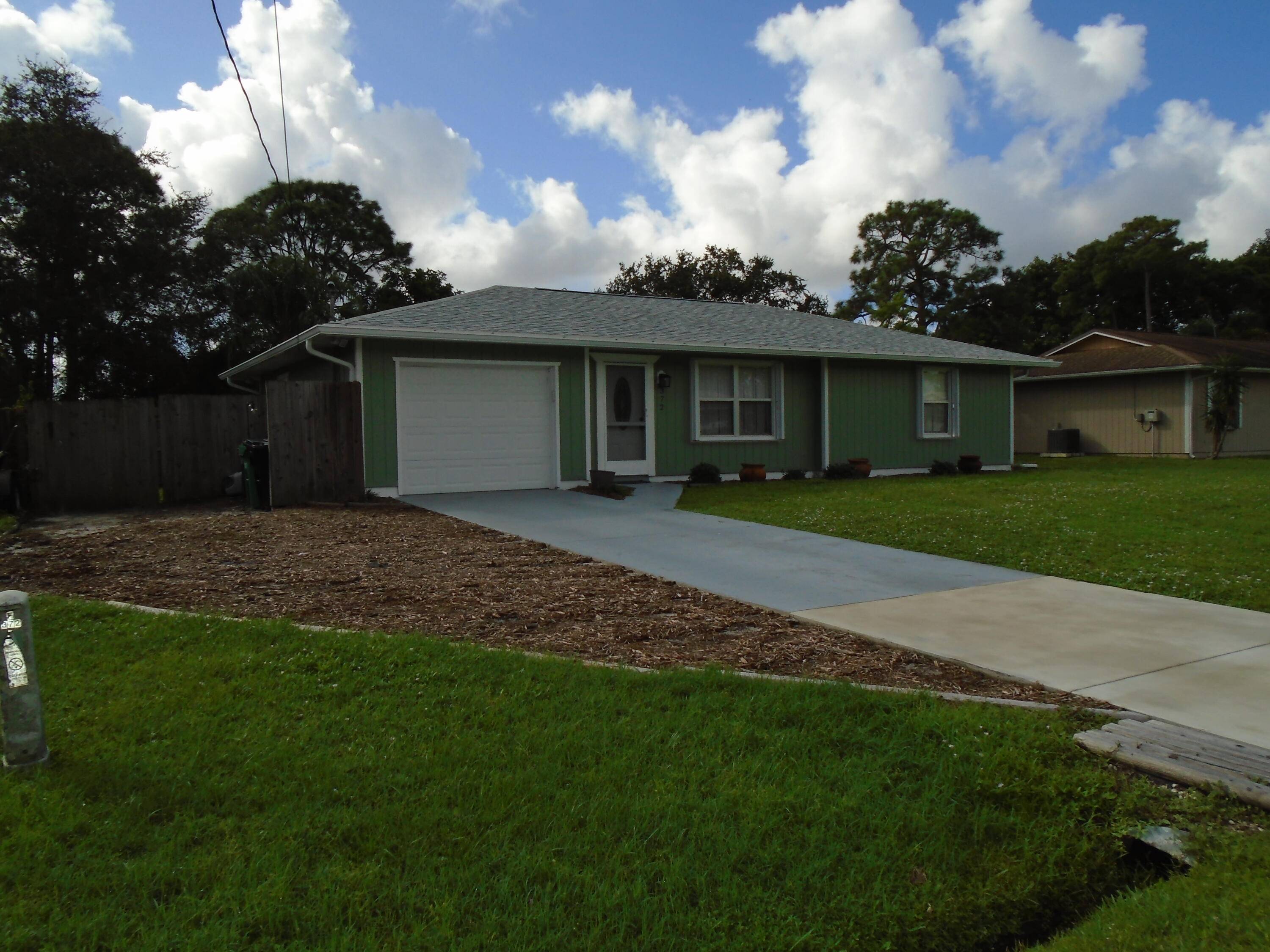 Port Saint Lucie, FL 34983,372 SE Walters Terrace