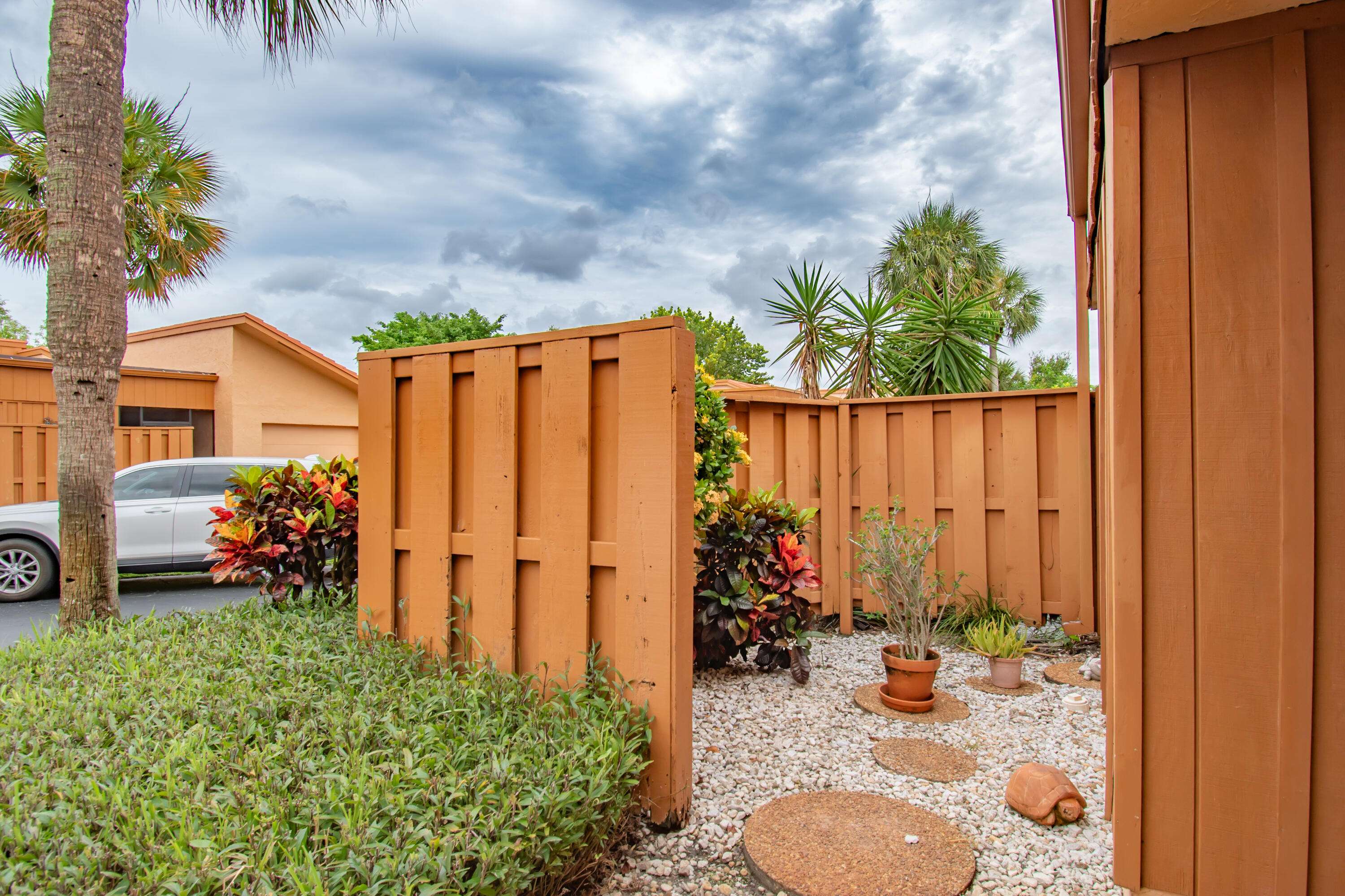 Boynton Beach, FL 33437,5381 Stonybrook LN