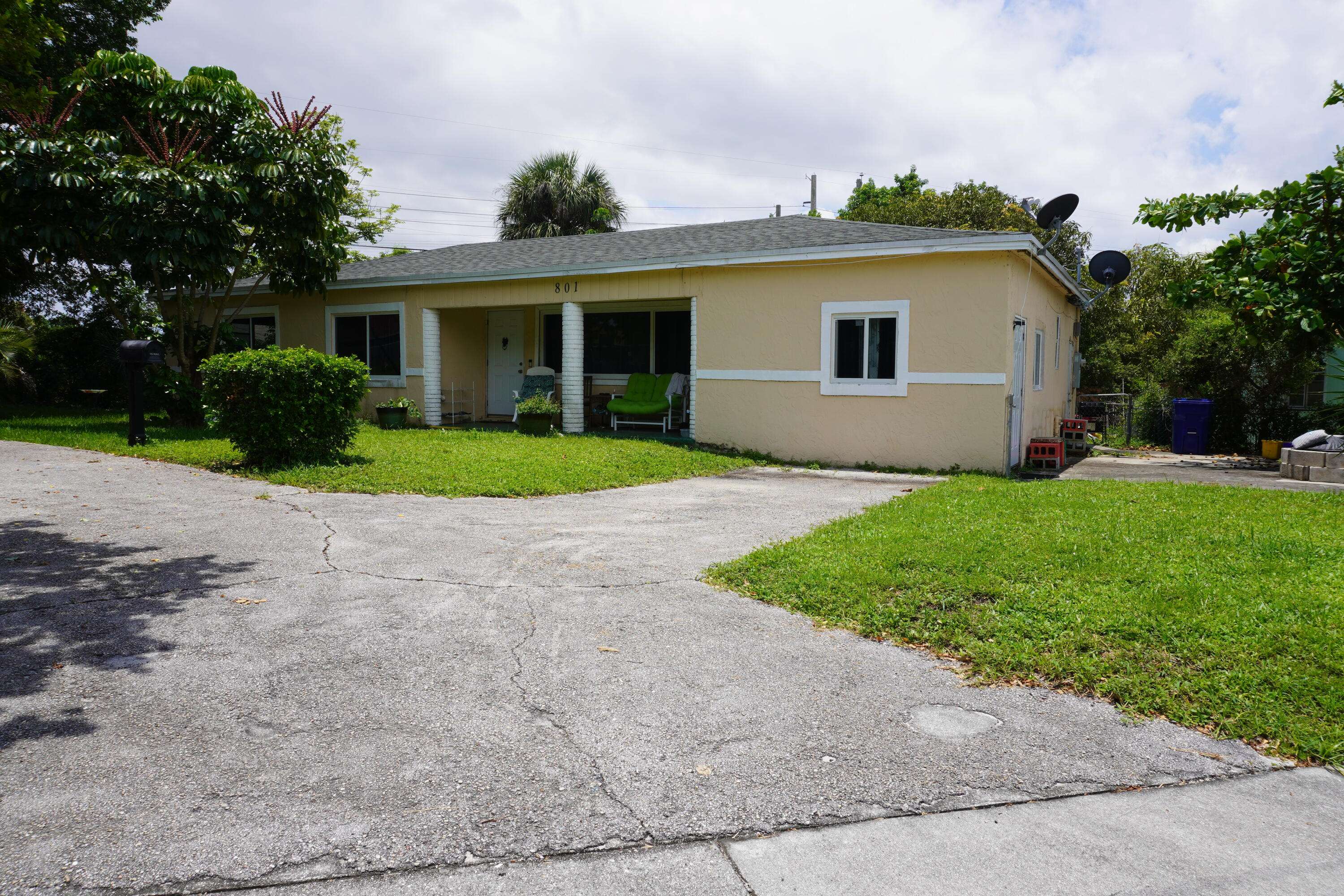 Riviera Beach, FL 33404,801 W 2nd ST