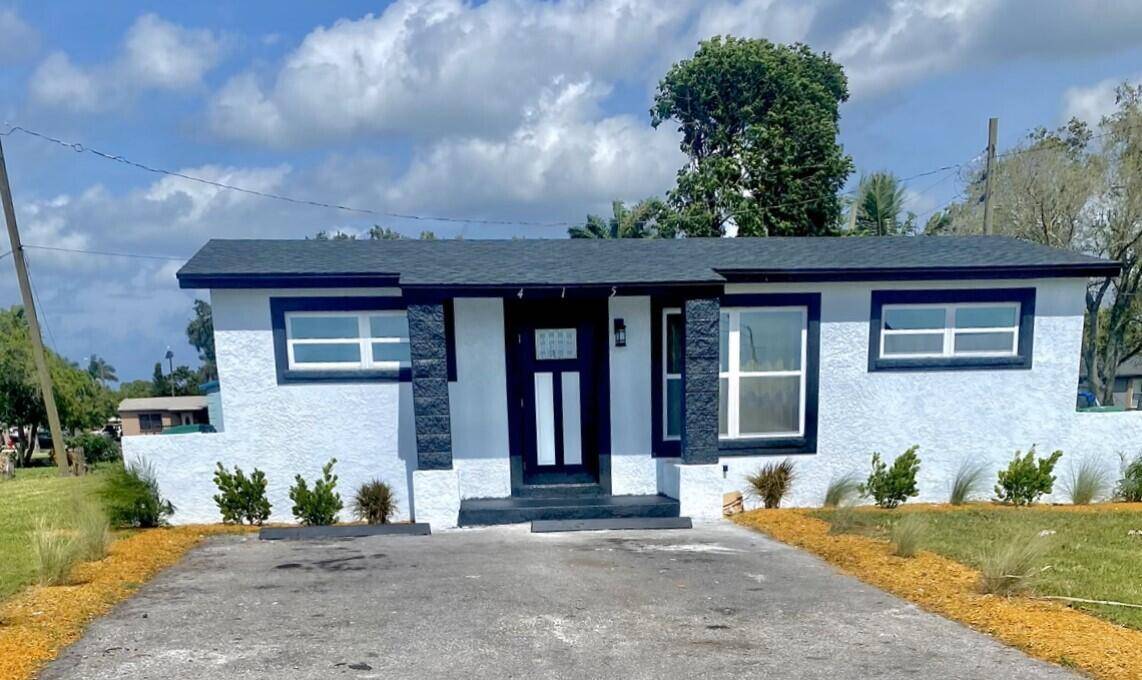 South Bay, FL 33493,415 SE 4th ST