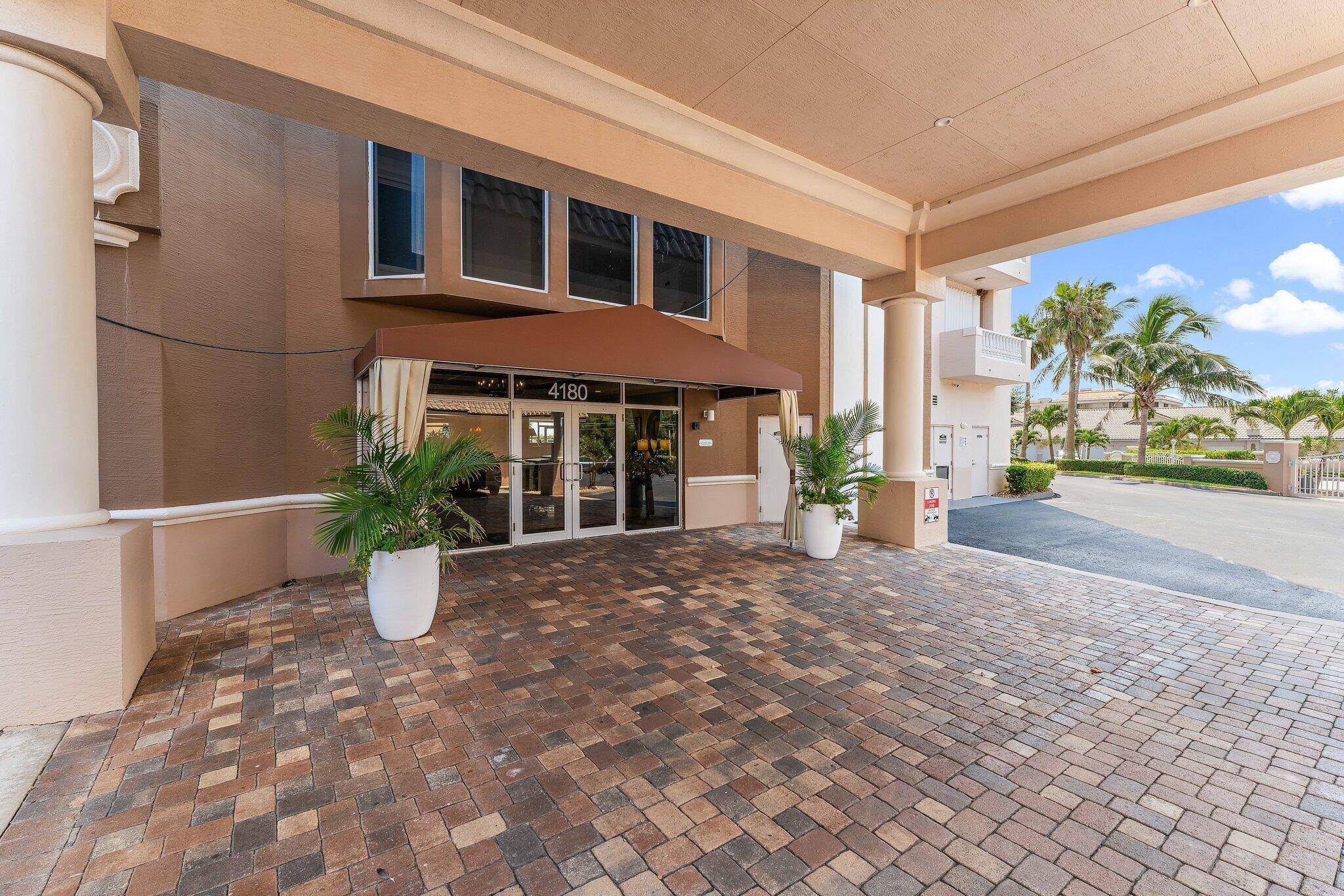 Hutchinson Island, FL 34949,4180 N Hwy A1a 1304b