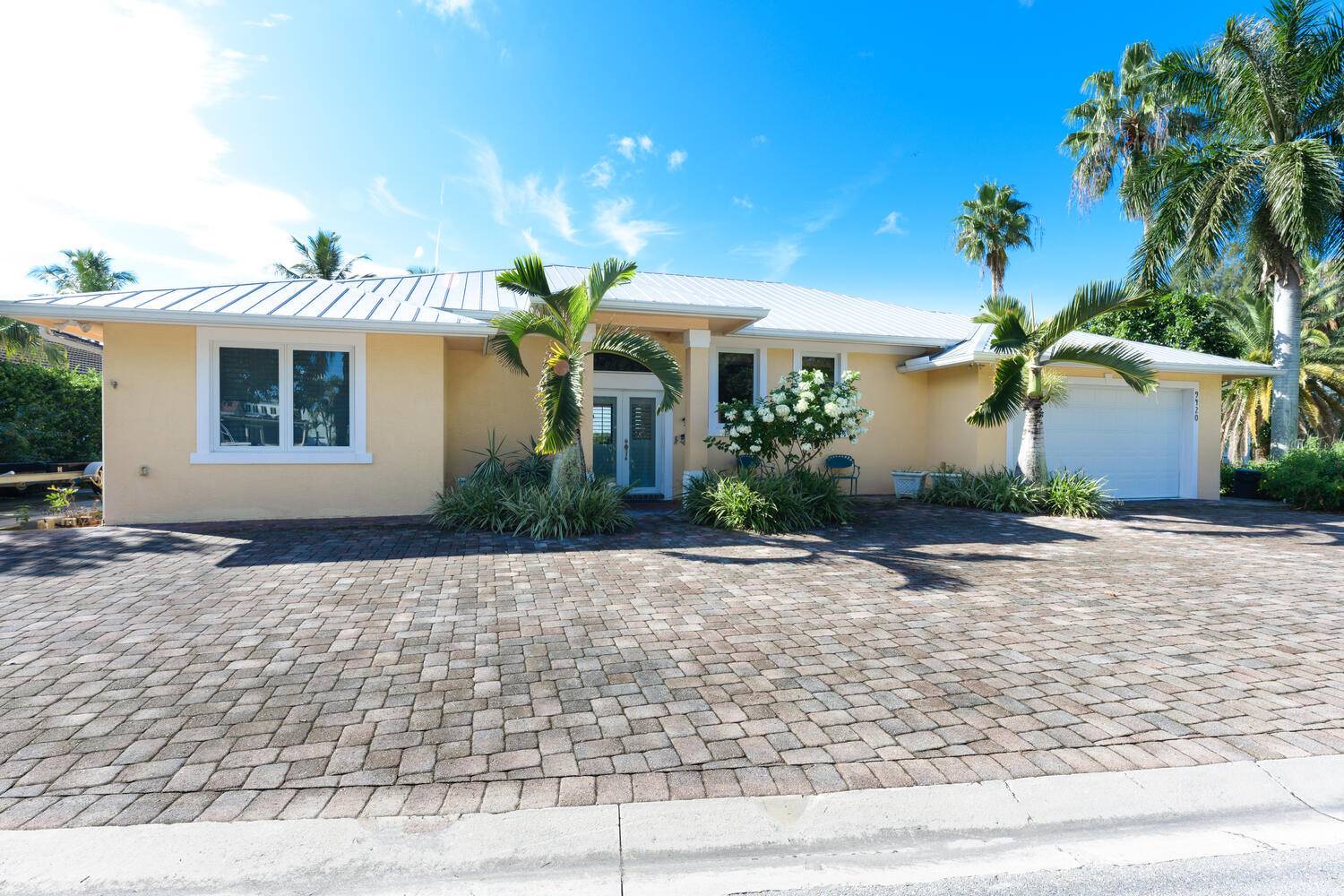 Tequesta, FL 33469,9420 SE Point TER