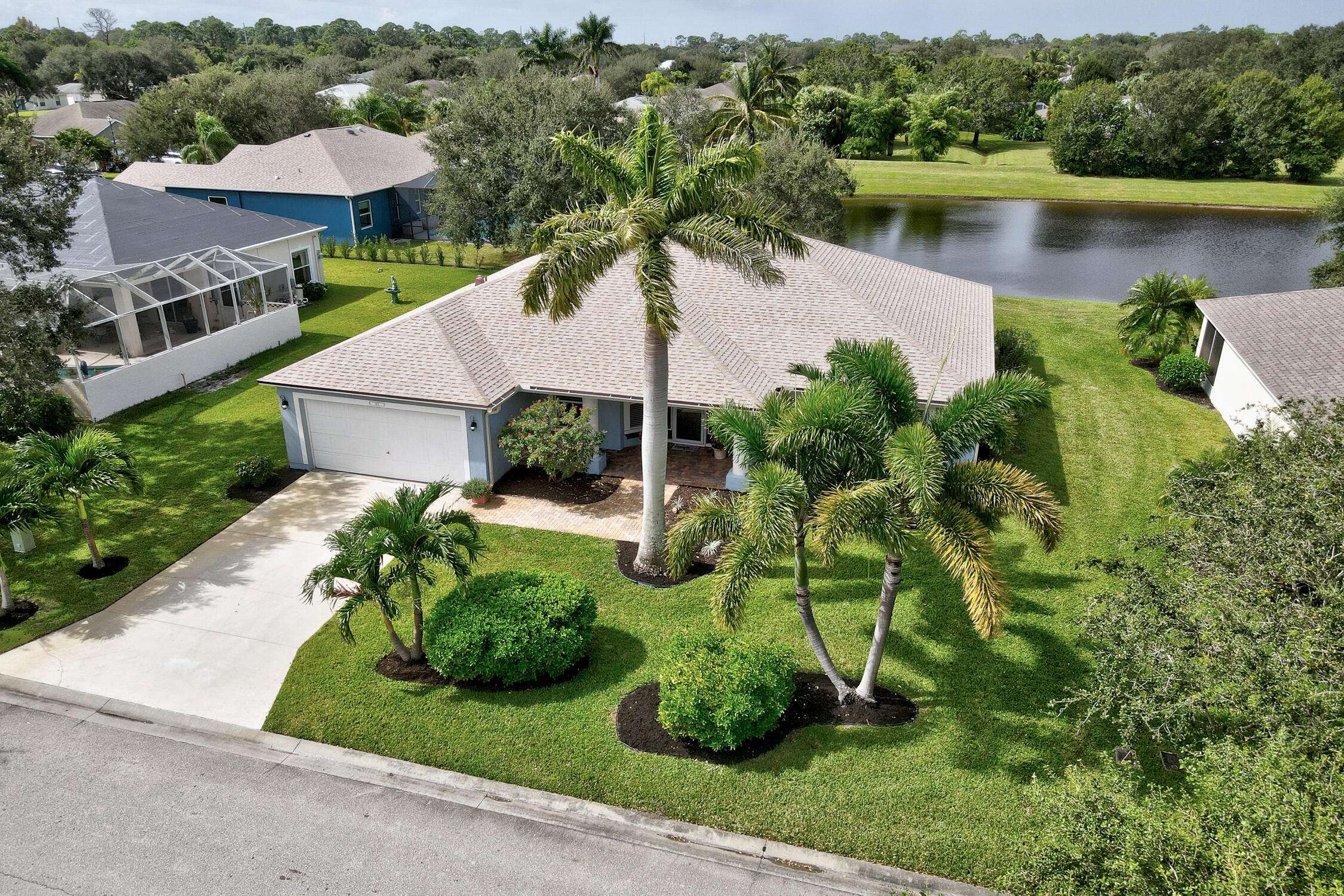 Vero Beach, FL 32968,165 SW 36th CT