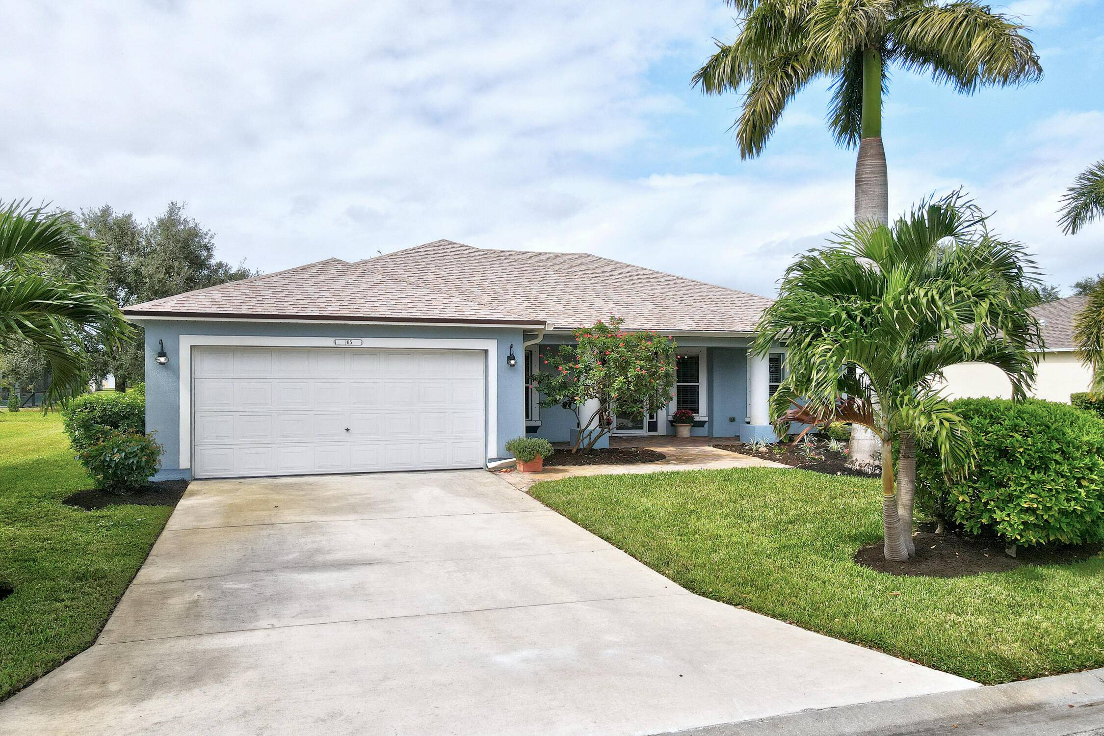 Vero Beach, FL 32968,165 SW 36th CT