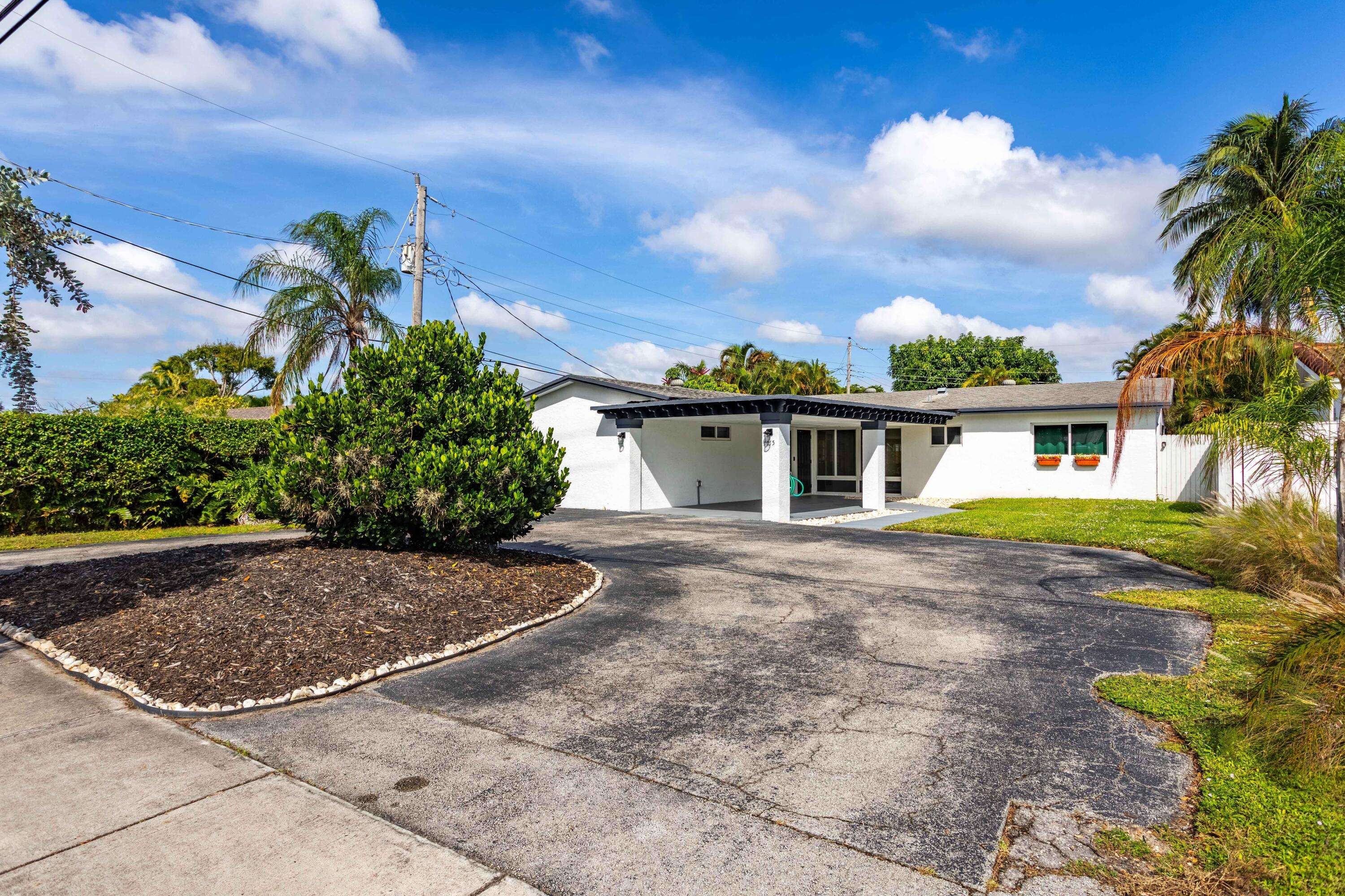 Oakland Park, FL 33334,1715 NE 38 ST