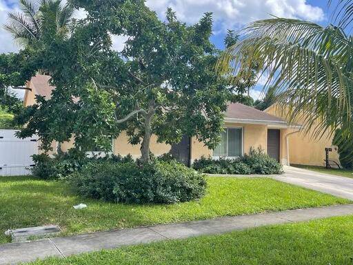 Lake Worth, FL 33463,5184 Edgecliff AVE