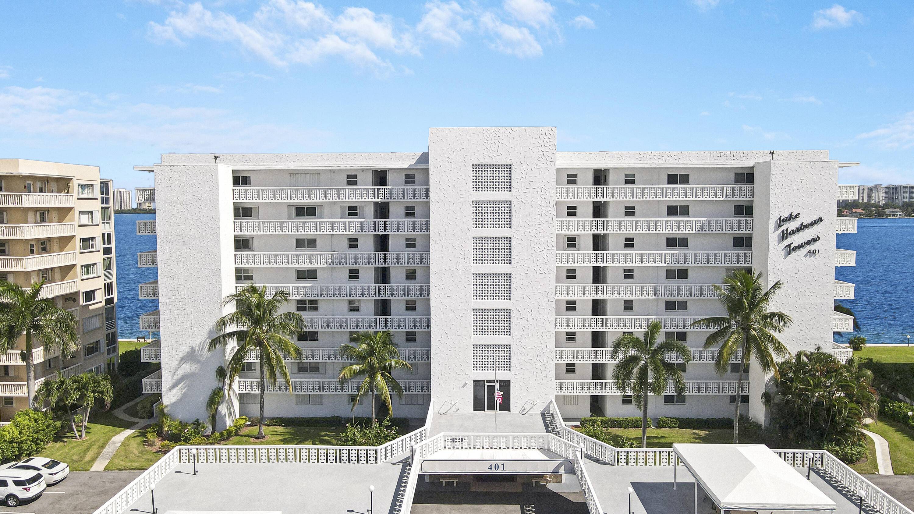 Lake Park, FL 33403,401 Lake Shore DR 205