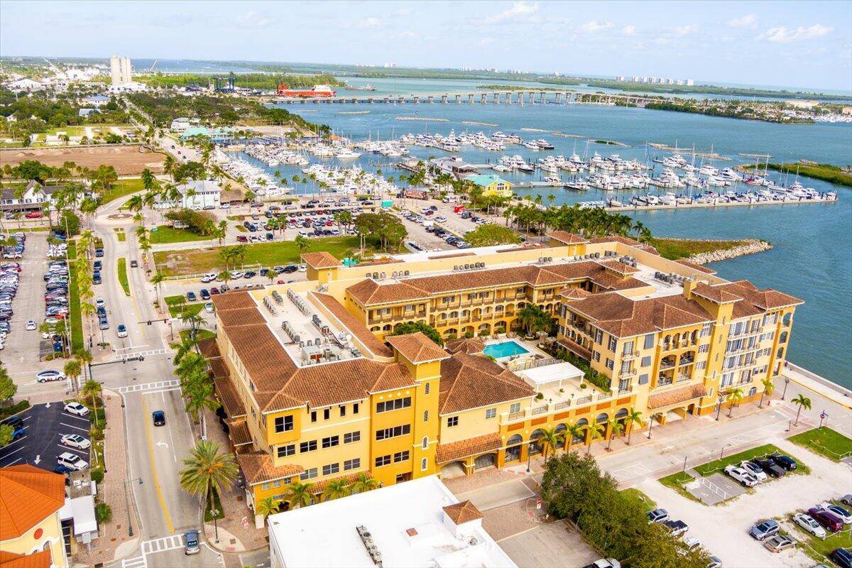 Fort Pierce, FL 34950,20 Orange AVE Ph2