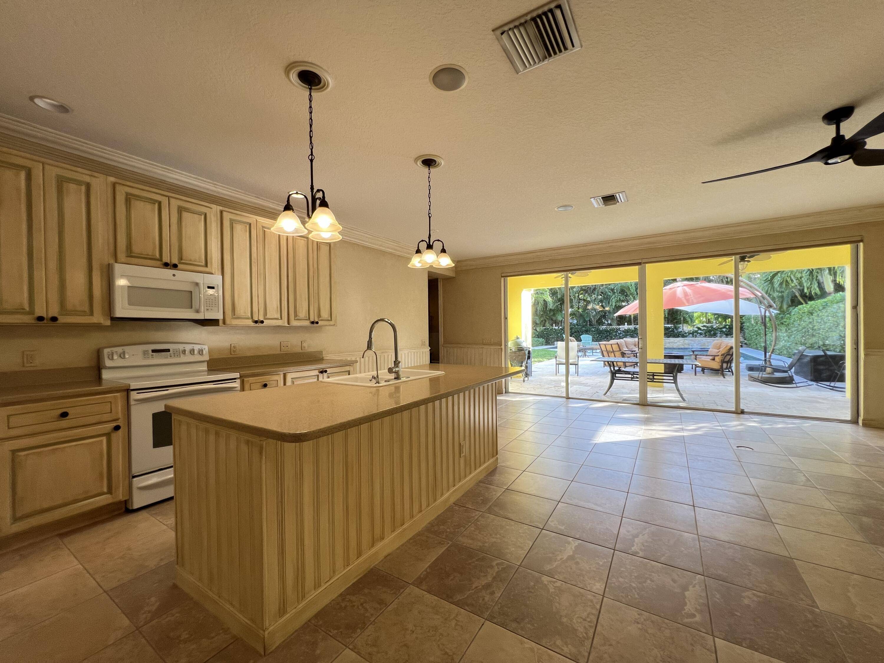 Jupiter, FL 33458,481 Caravelle DR