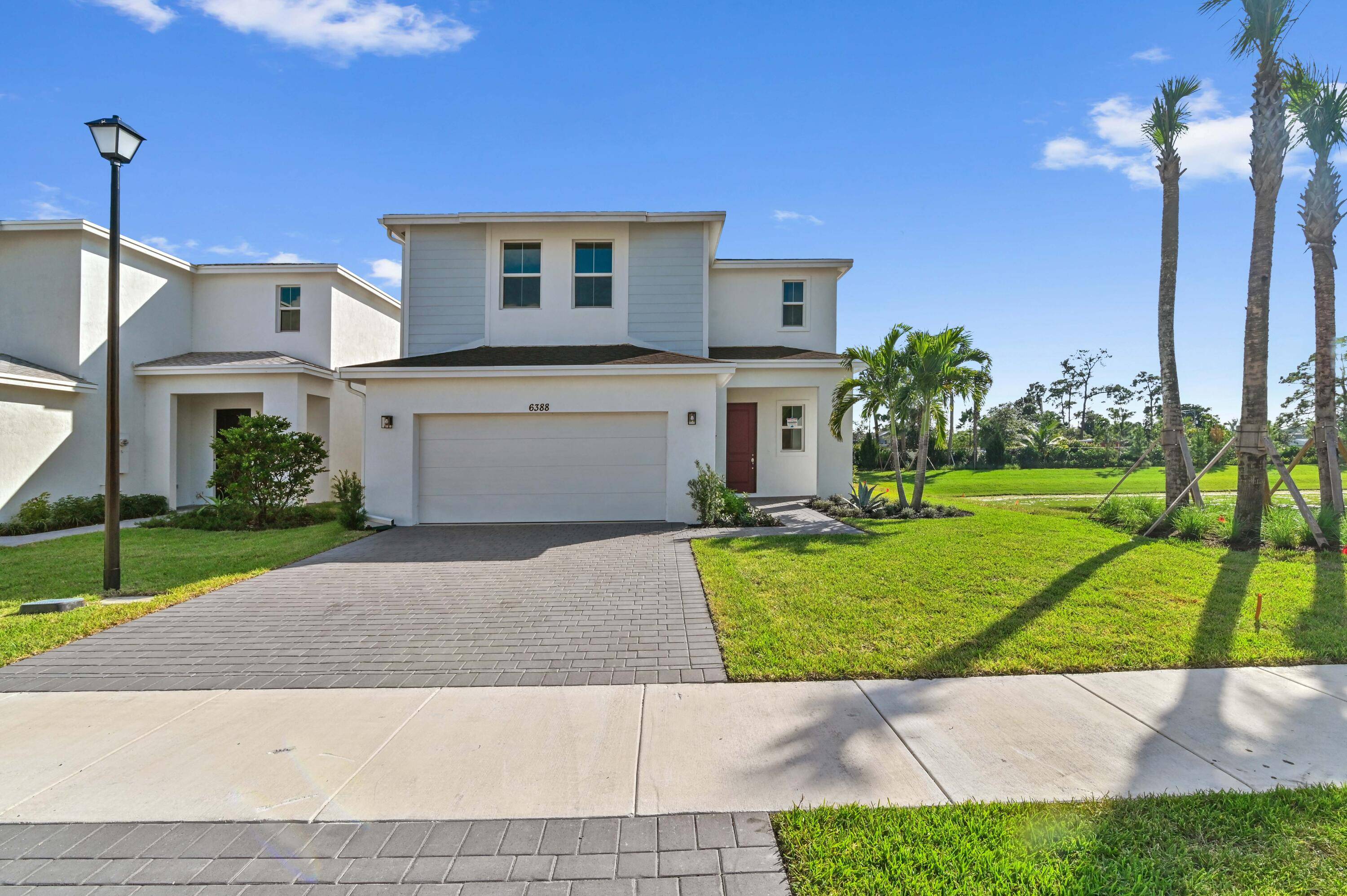 West Palm Beach, FL 33413,6352 Tenor DR