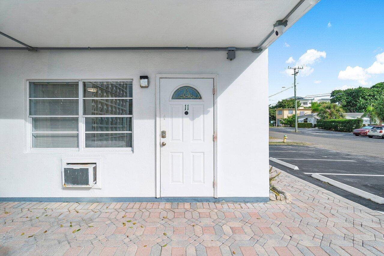 Deerfield Beach, FL 33441,120 NE 20th AVE 11