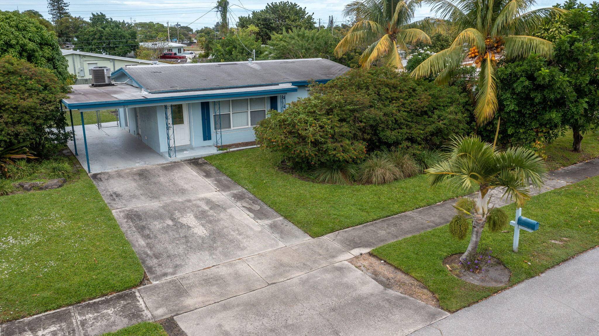 Lantana, FL 33462,911 W Broome ST