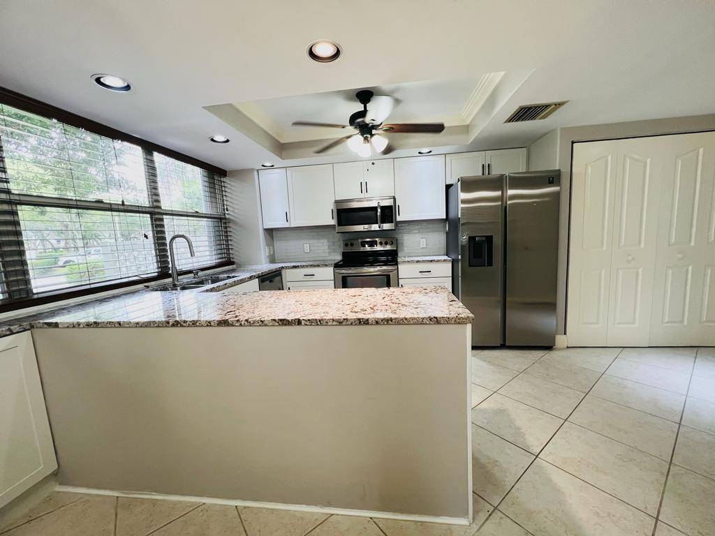 Lake Clarke Shores, FL 33406,8108 Oakton CT 8c