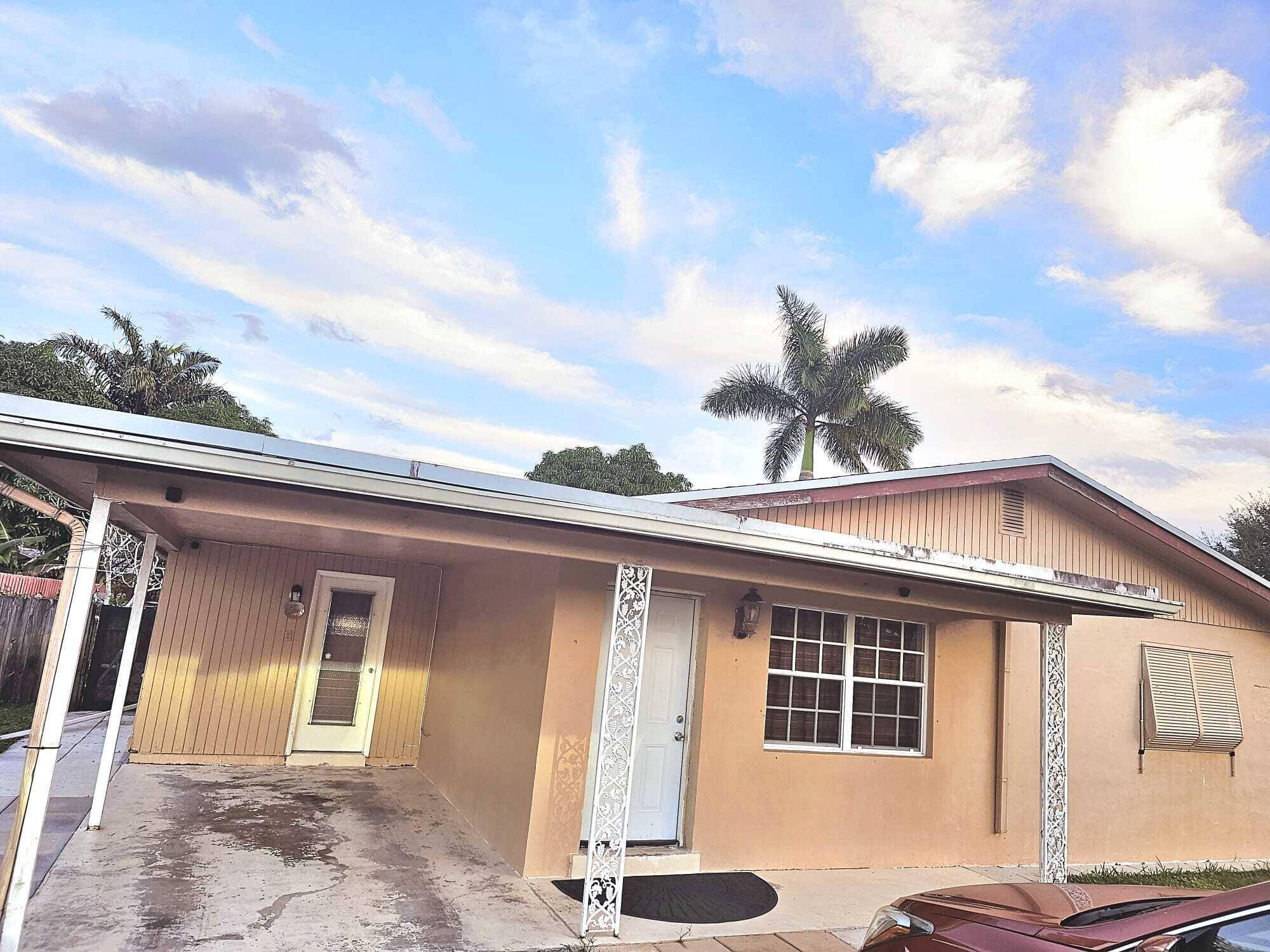 Lake Worth, FL 33461,4880 Dell AVE