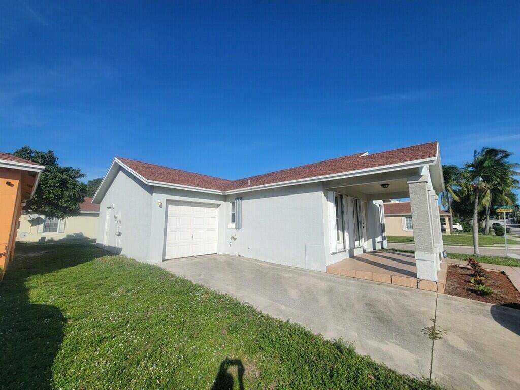 West Palm Beach, FL 33401,921 10th ST