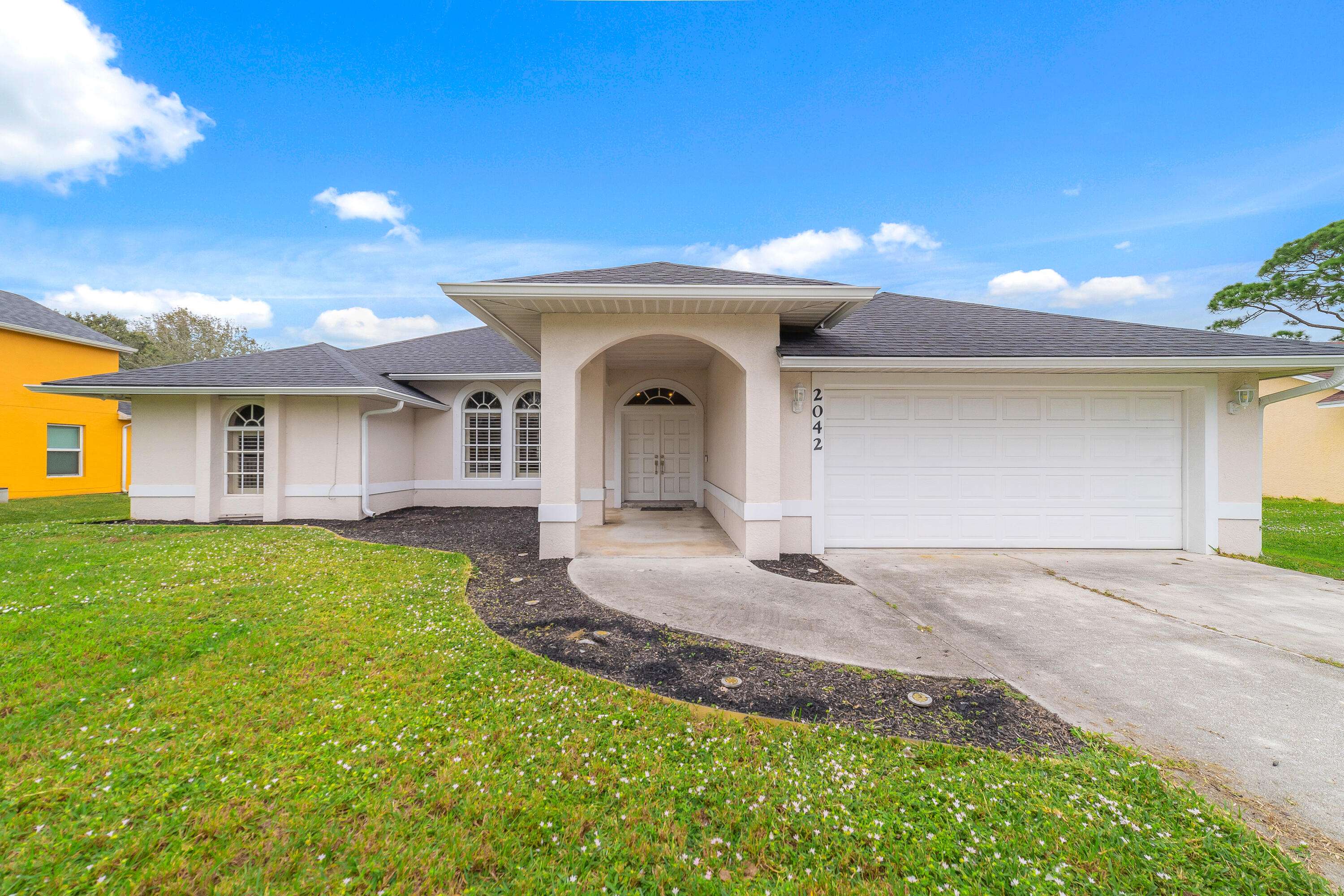 Port Saint Lucie, FL 34953,2042 SW Capeador ST