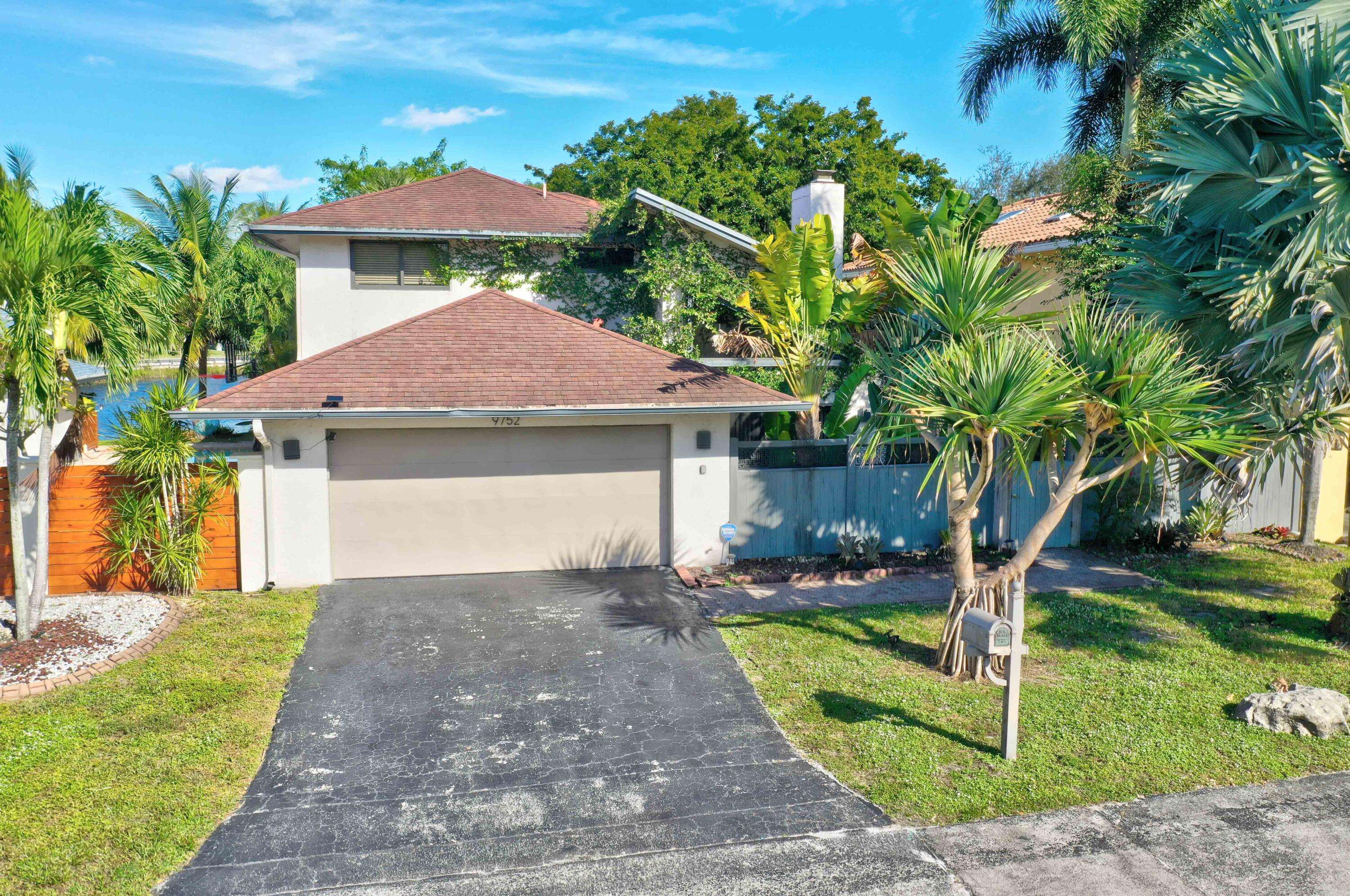 Plantation, FL 33324,9752 SW 1st ST