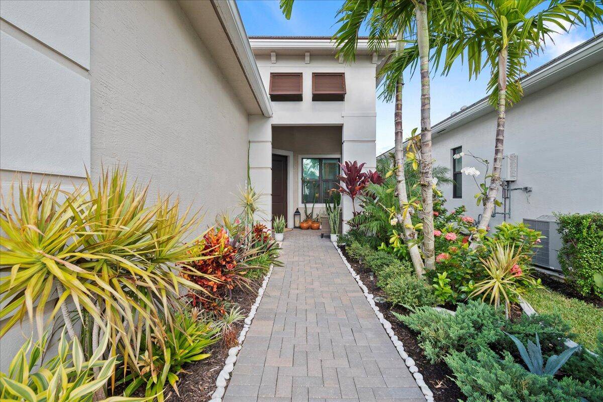 Westlake, FL 33470,16124 Key Biscayne LN