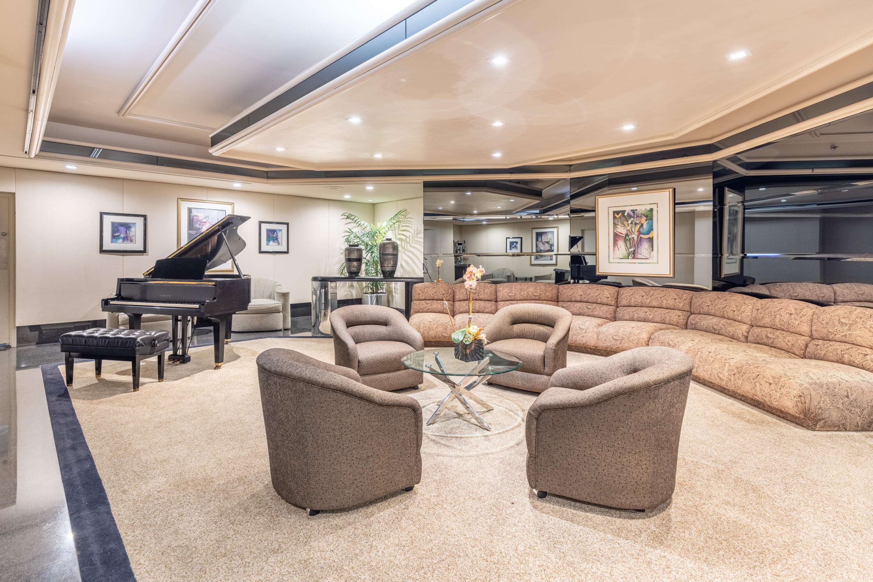 Aventura, FL 33180,20191 E Country Club DR 2202