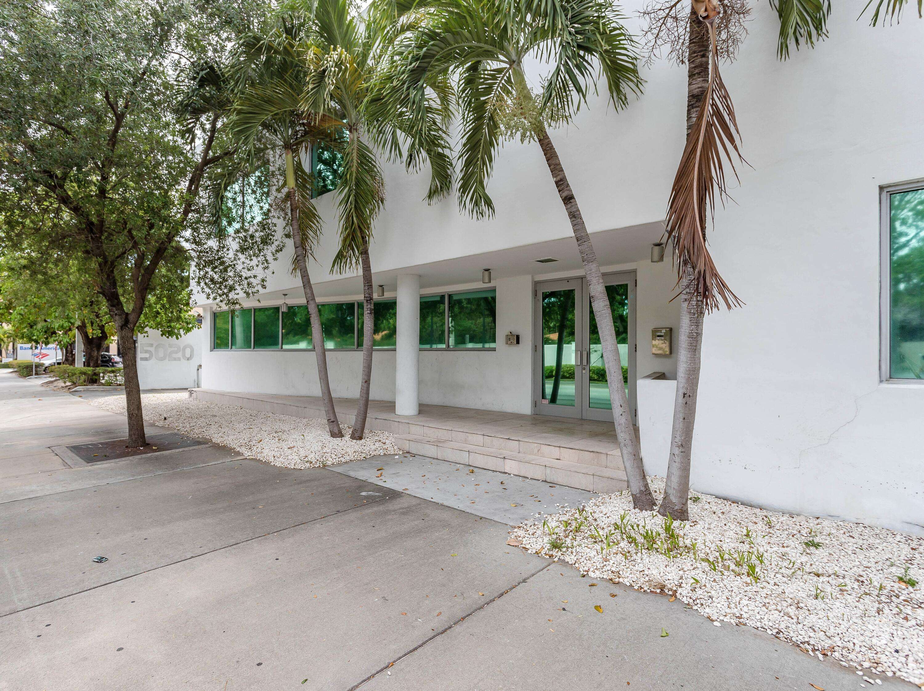 Miami, FL 33137,5020 Biscayne BLVD