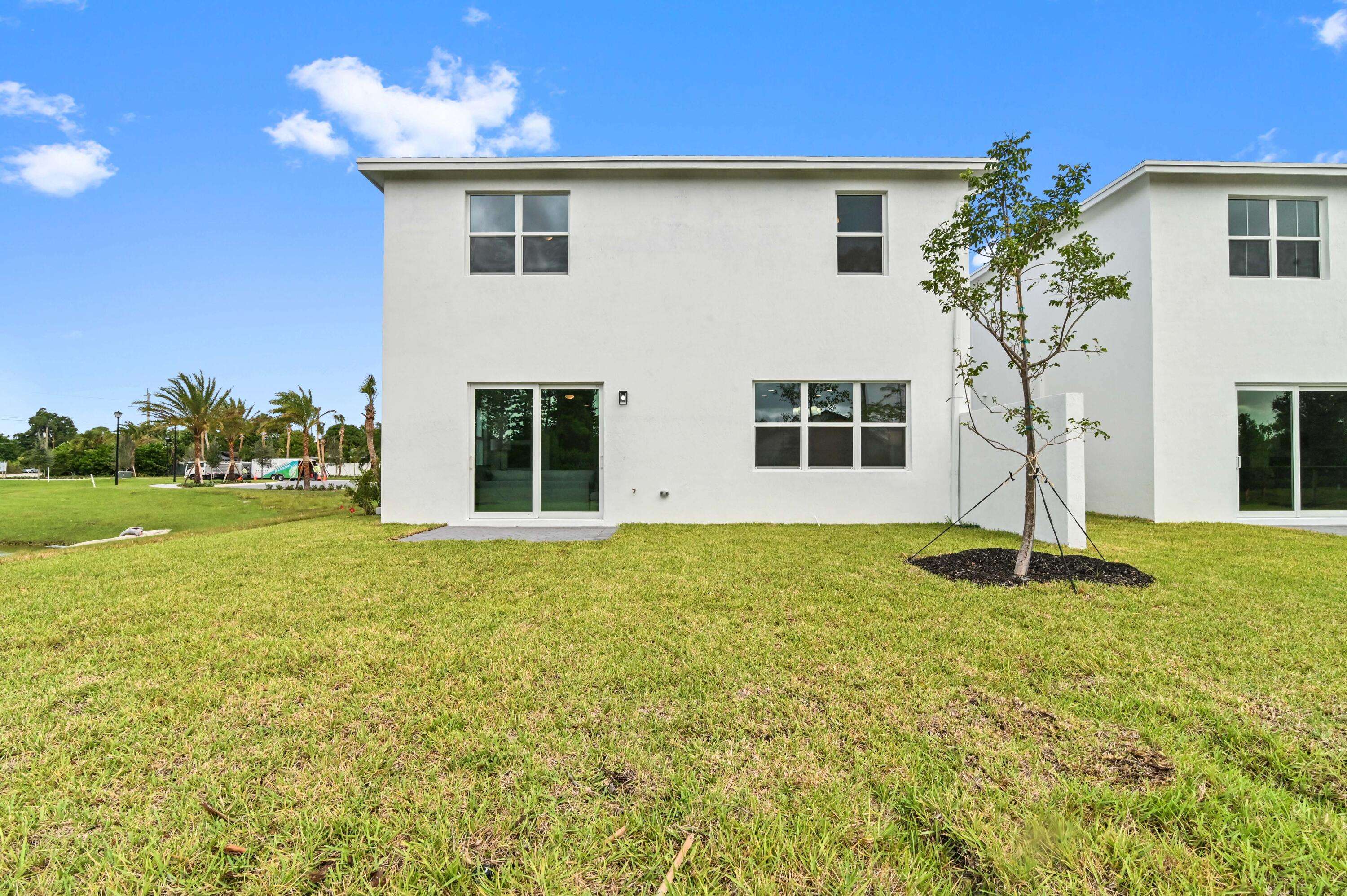 West Palm Beach, FL 33413,6376 Tenor DR