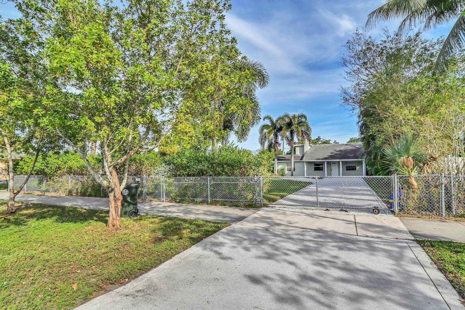 Greenacres, FL 33463,348 Swain BLVD 1