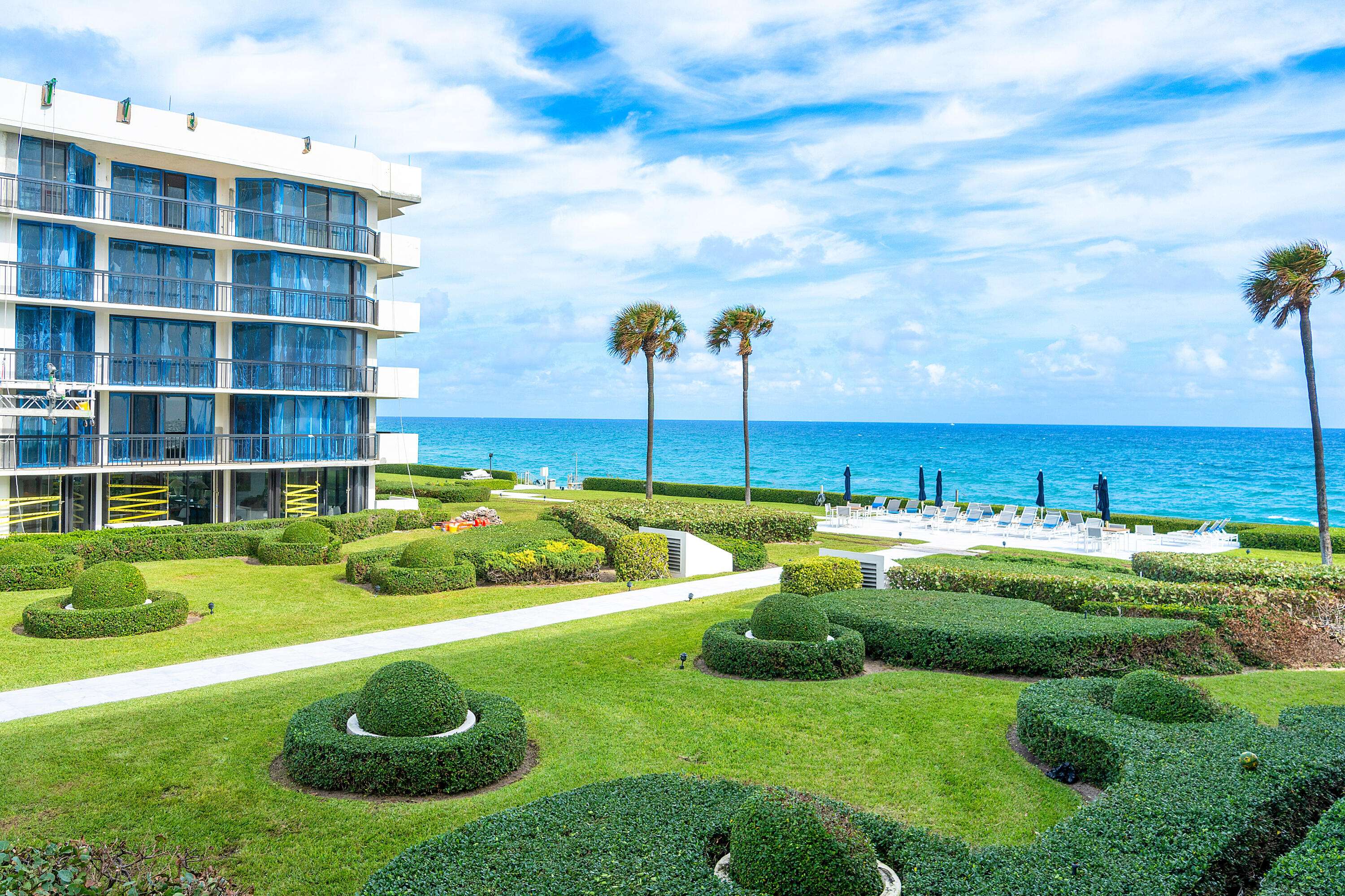 Palm Beach, FL 33480,3140 S Ocean BLVD 206s