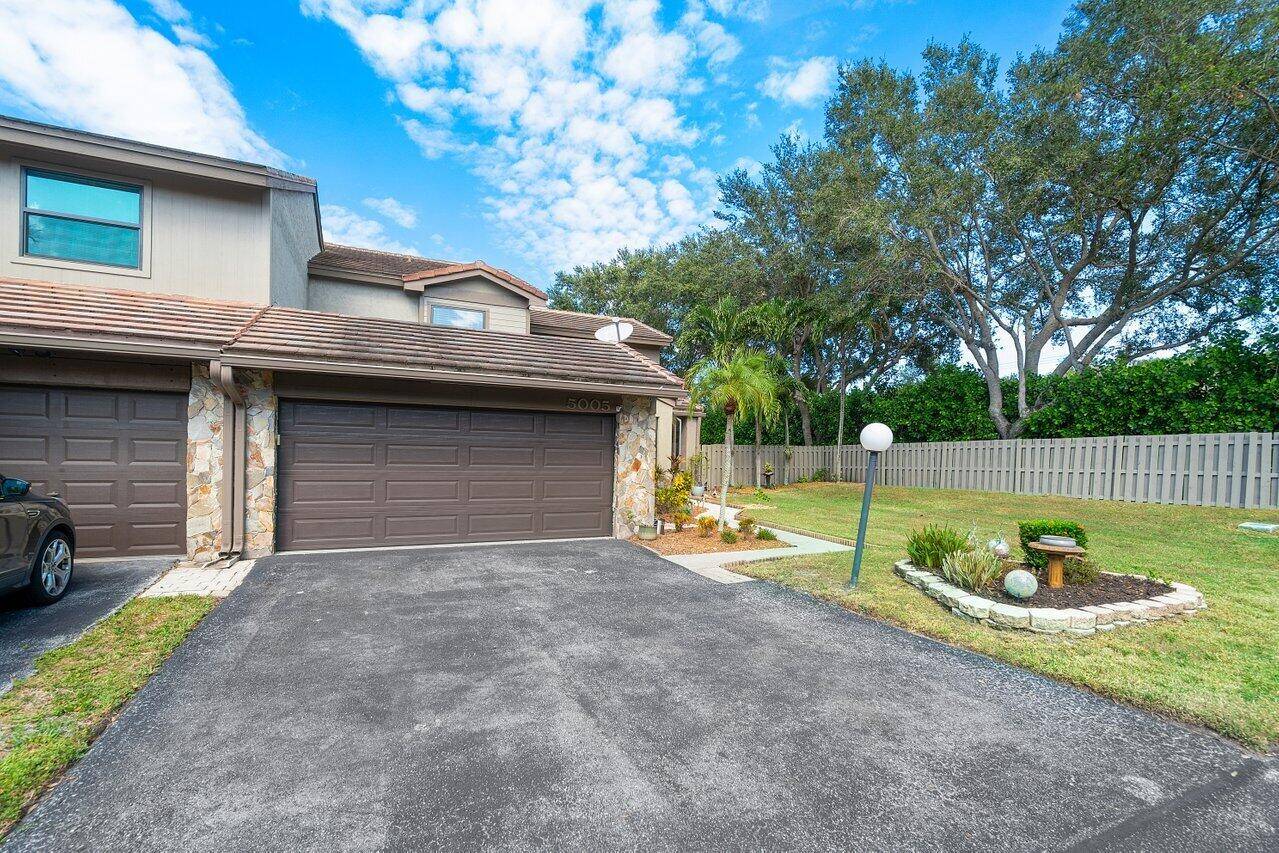 Palm Beach Gardens, FL 33418,5005 Cayenne LN