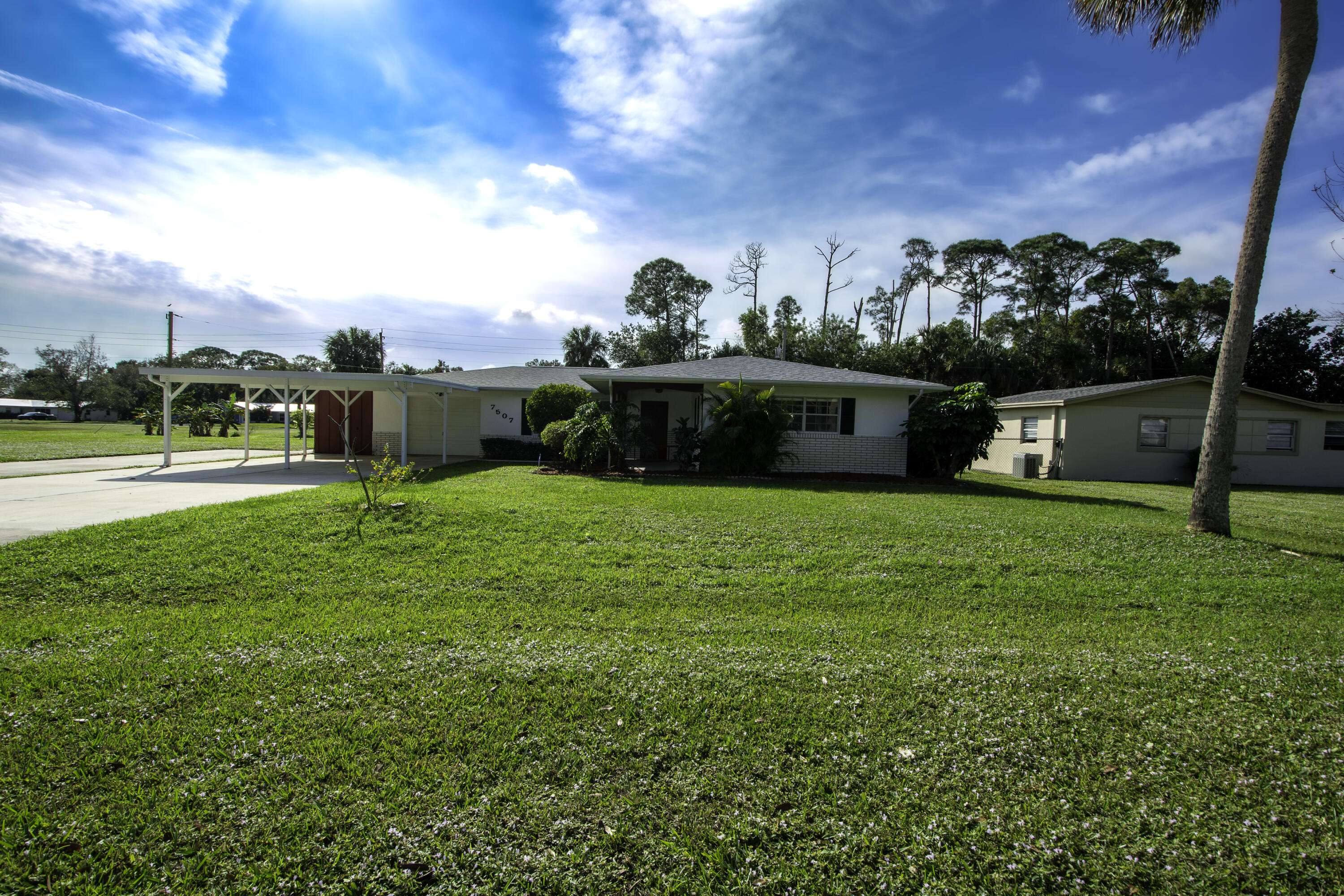 Fort Pierce, FL 34951,7507 James RD