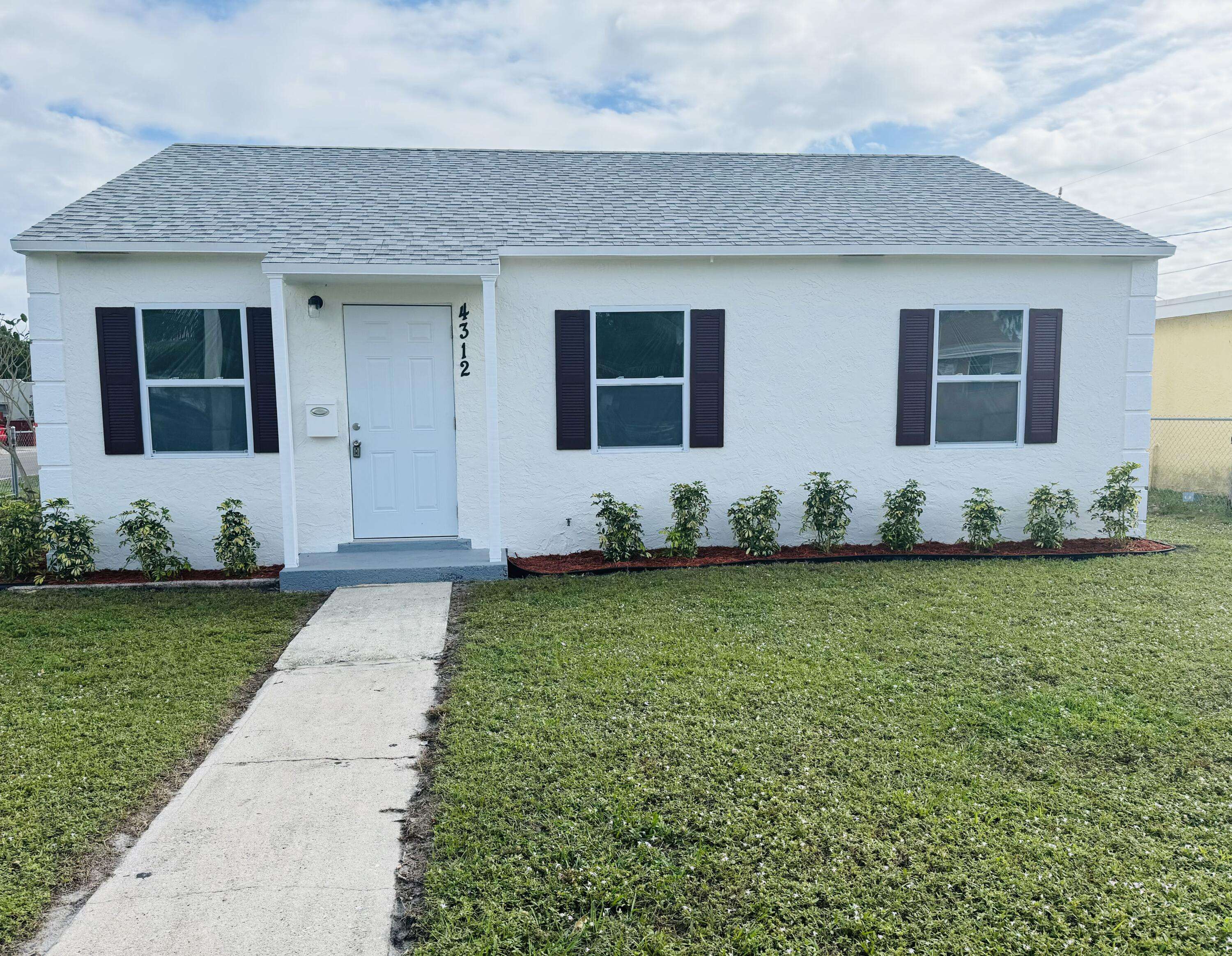 West Palm Beach, FL 33407,4312 Pinewood AVE